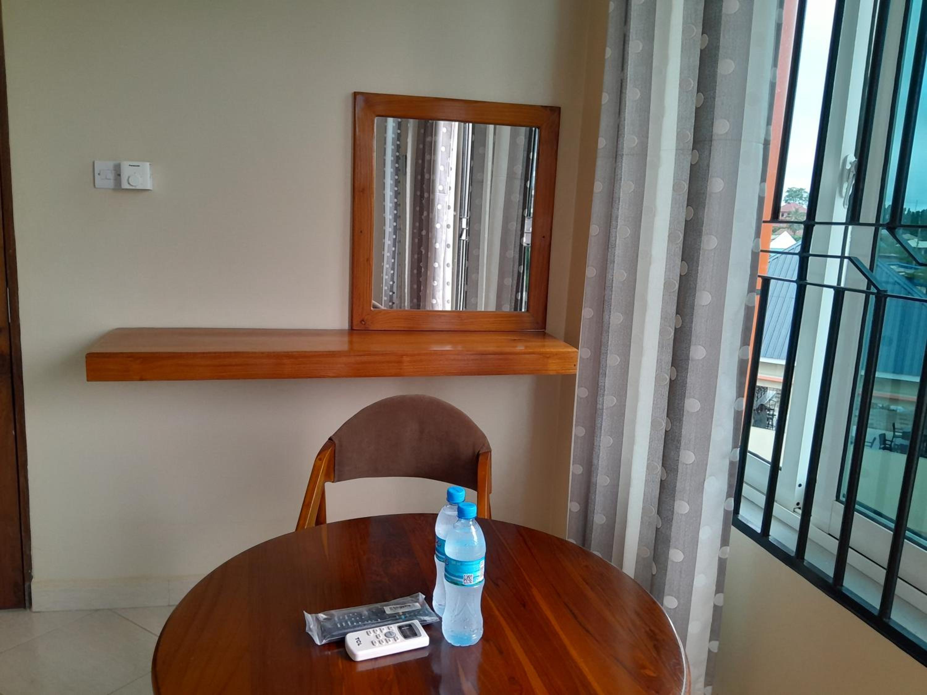 Standard Double Room - Photo 3