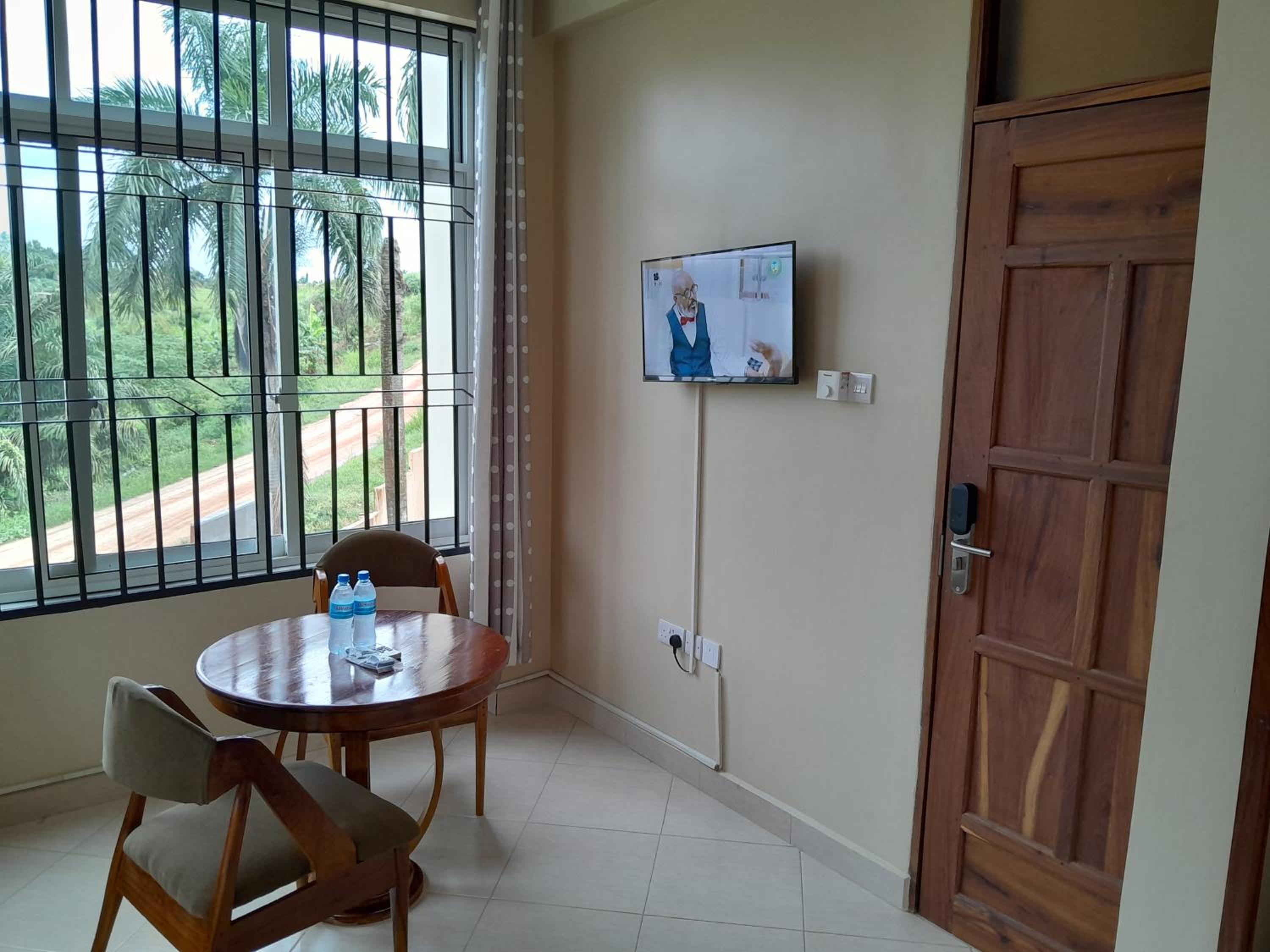 Deluxe Double Room - Photo 13