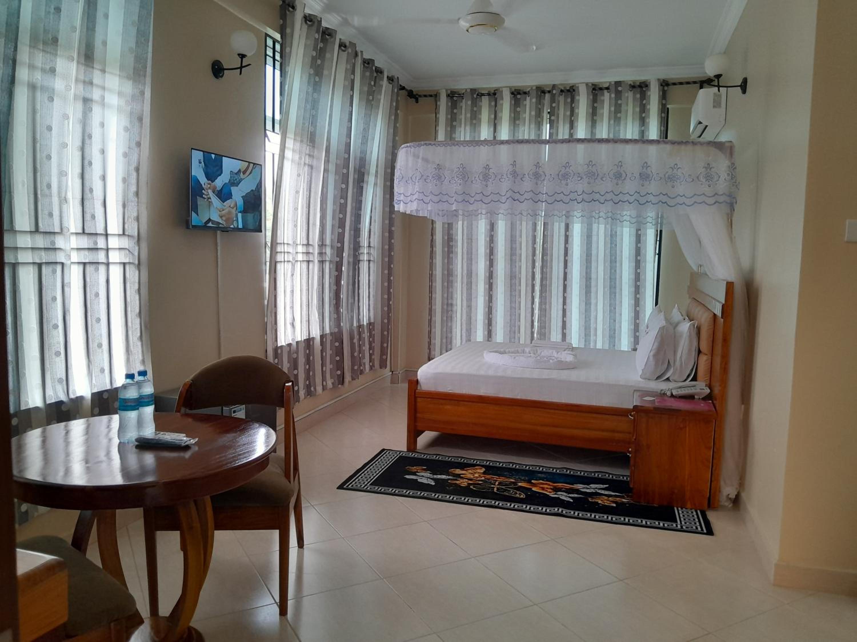 Deluxe Double Room - Photo 25