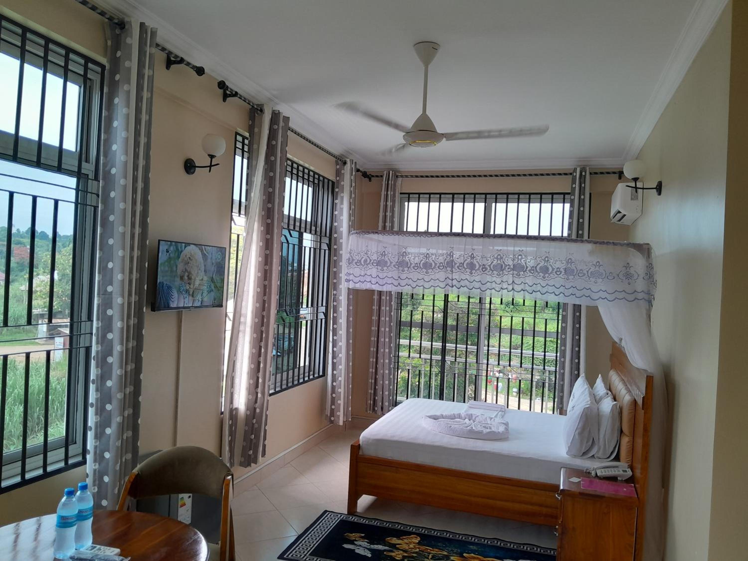 Deluxe Double Room - Photo 30