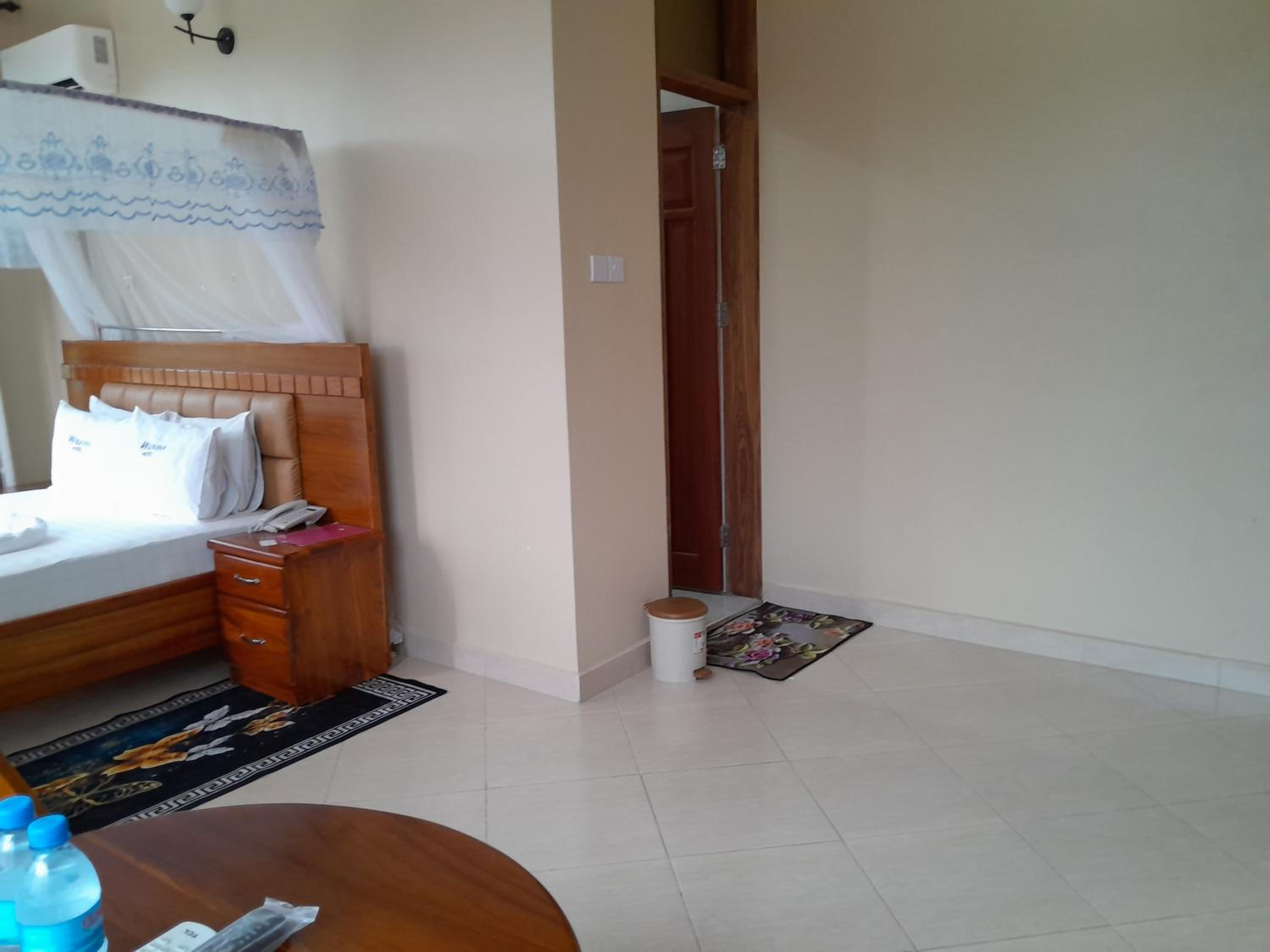 Standard Double Room - Photo 32
