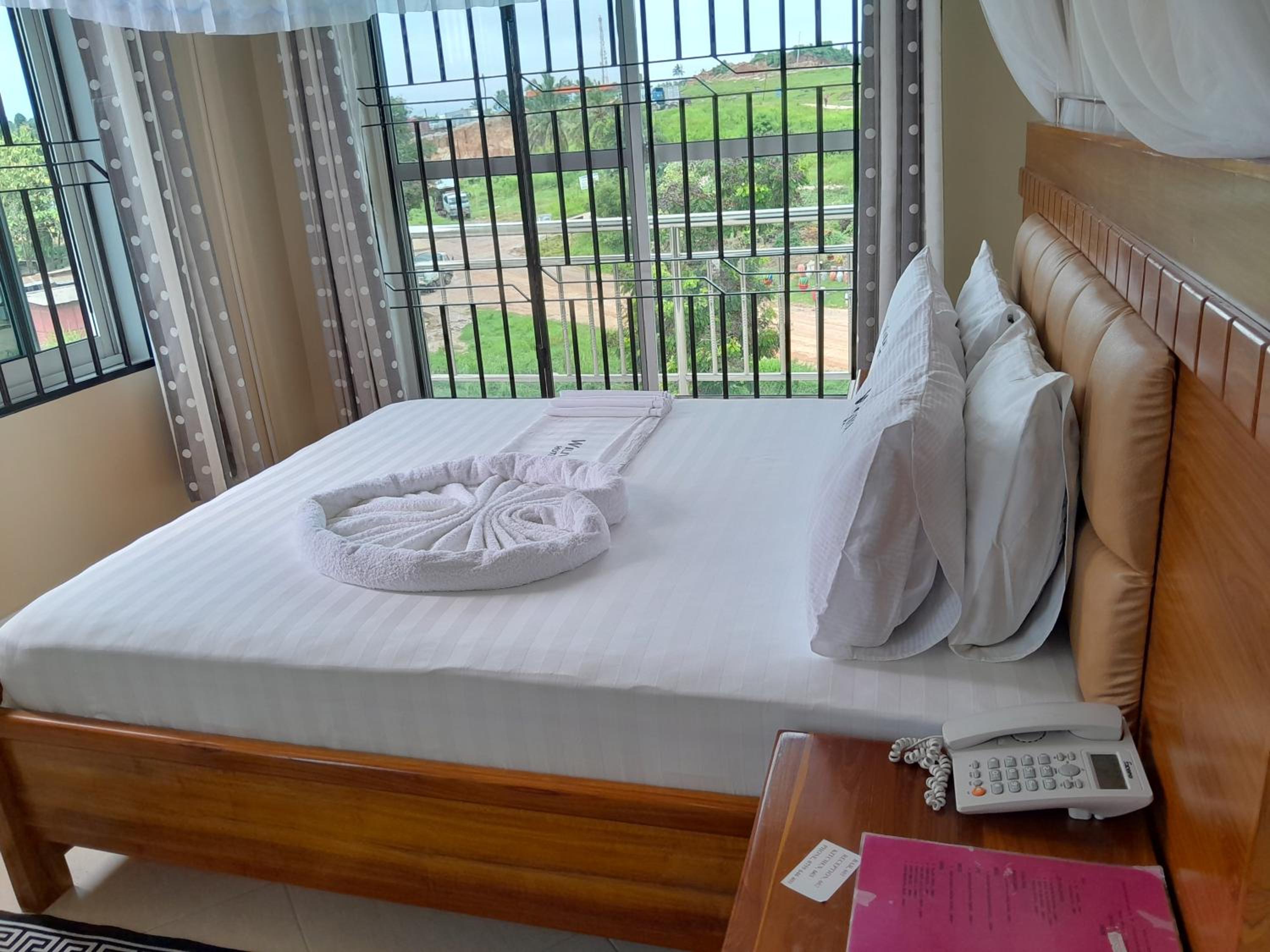 Deluxe Double Room - Photo 37
