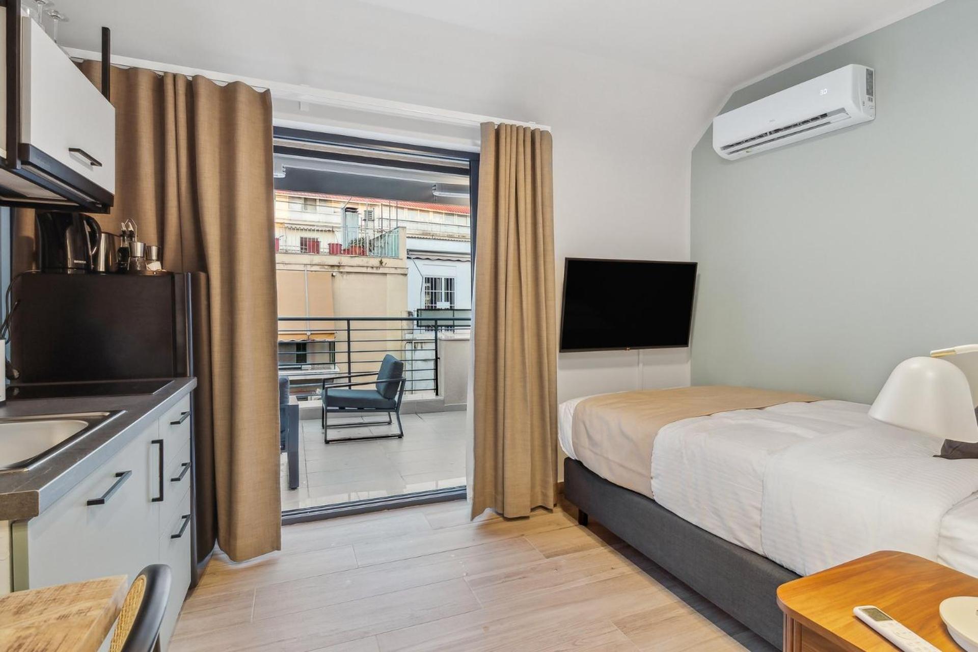 Single Studio with balcony photo 3