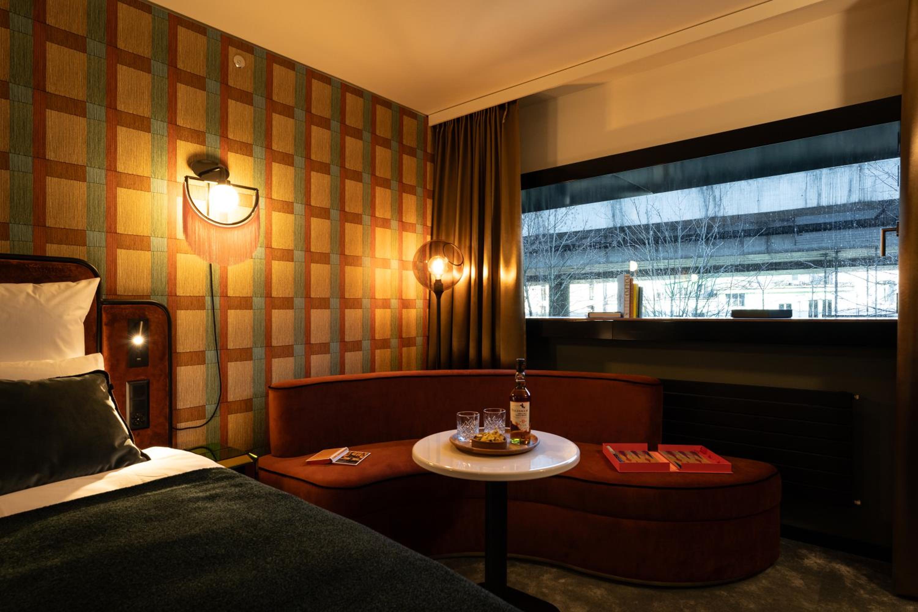 Triple Room thumbnail 6