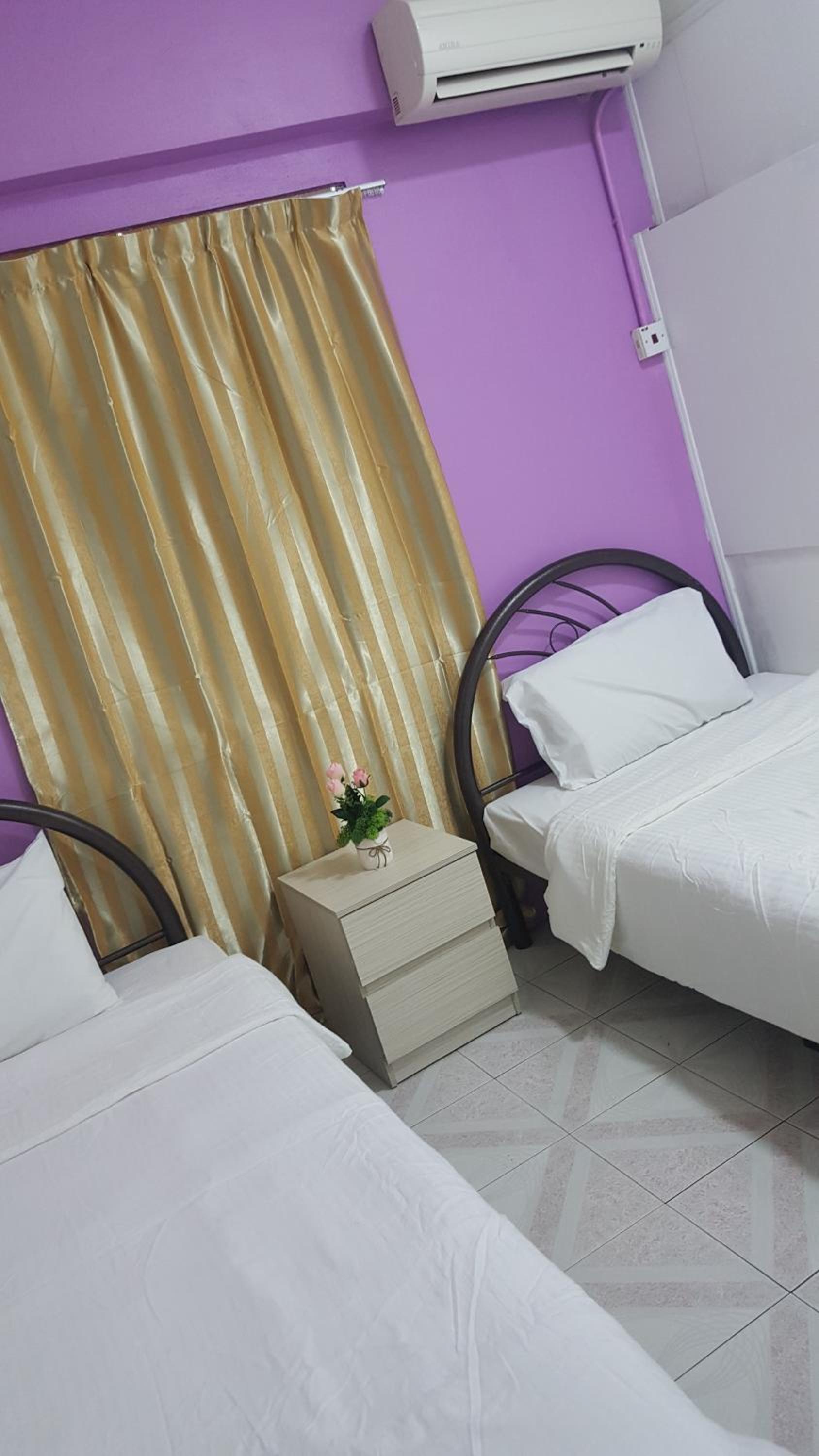 Twin Room with Shared Bathroom photo 3