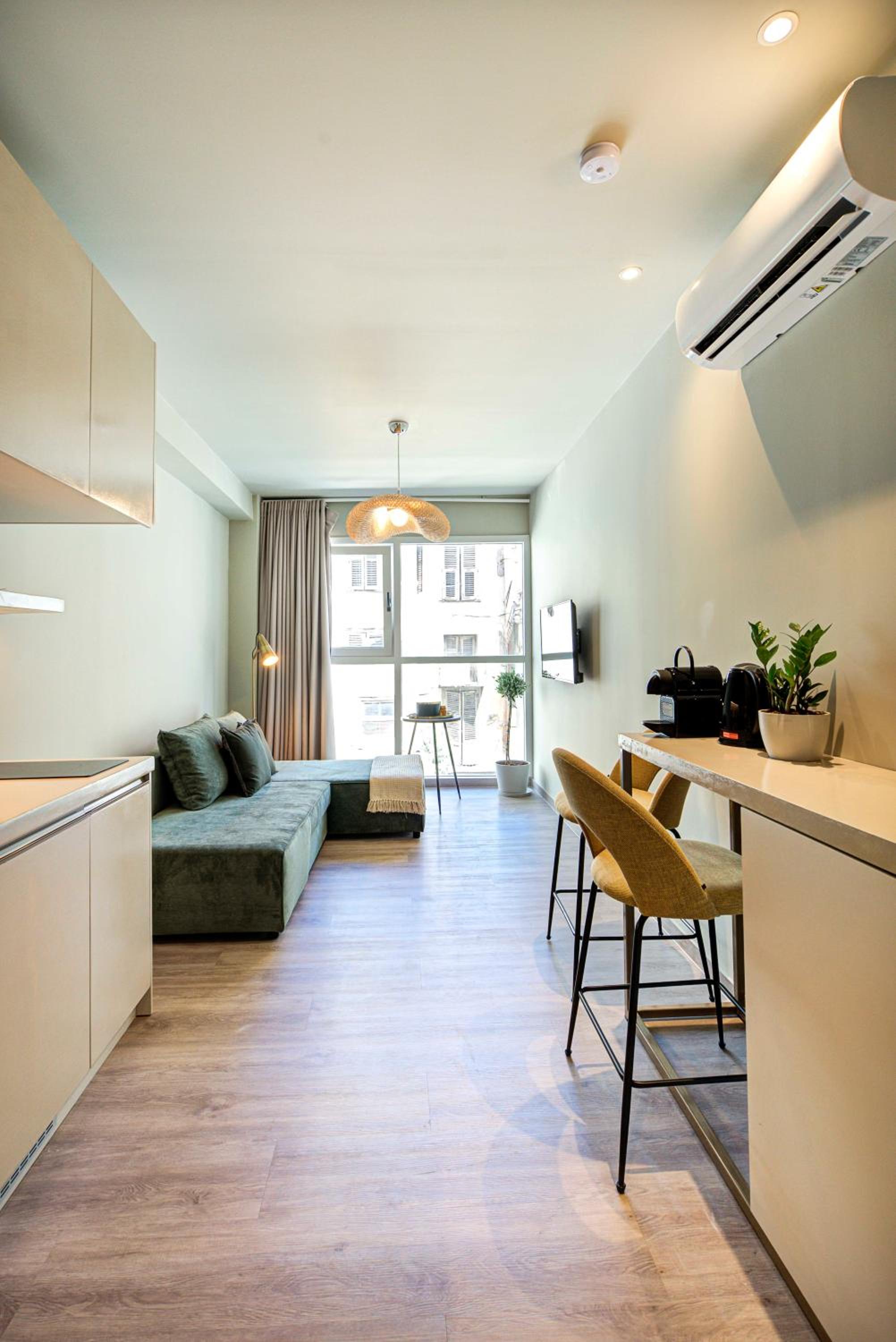 Deluxe Apartment photo 2