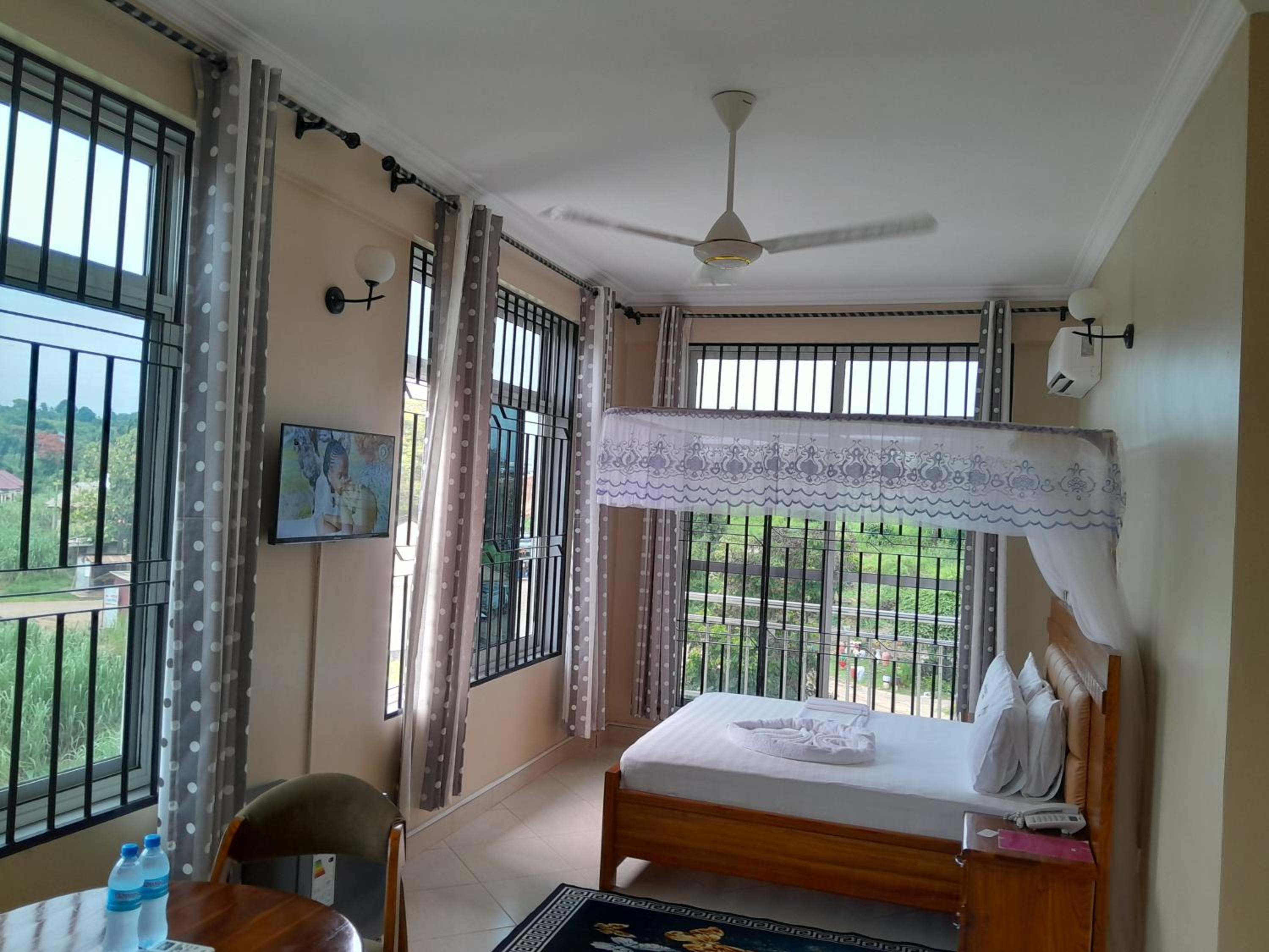 Deluxe Double Room - Photo 43