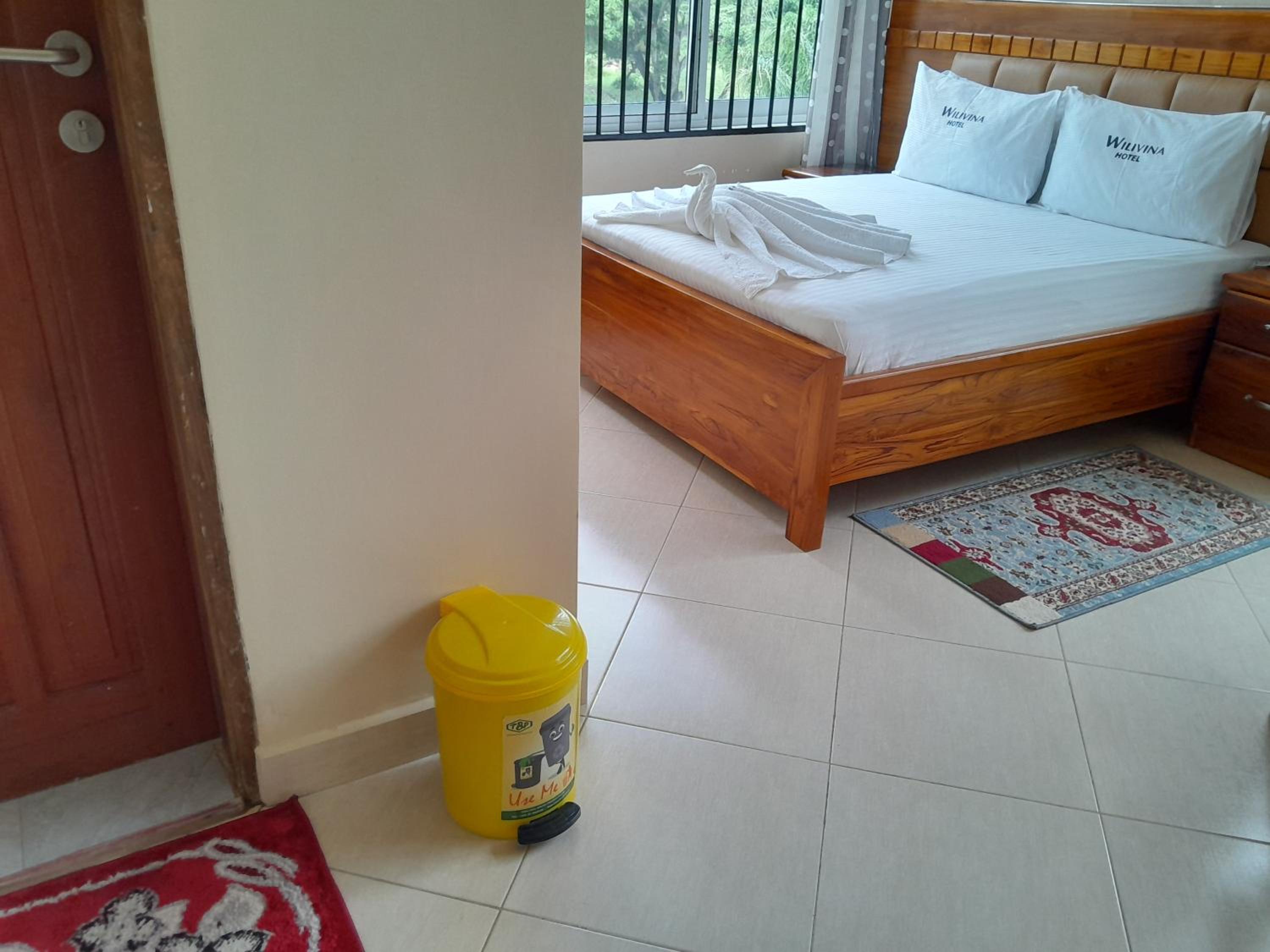 Standard Double Room - Photo 14