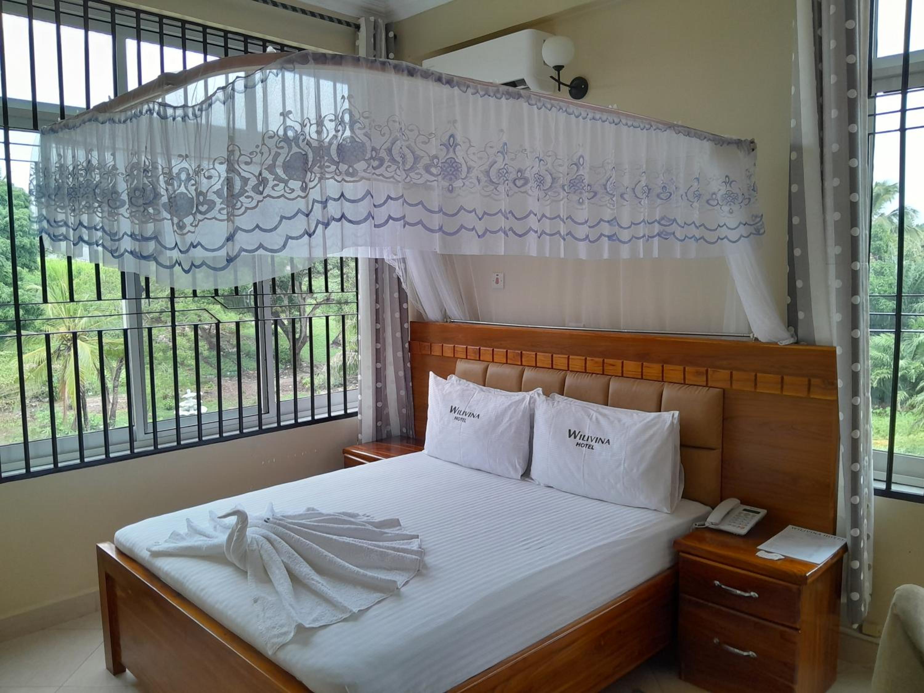 Standard Double Room - Photo 17