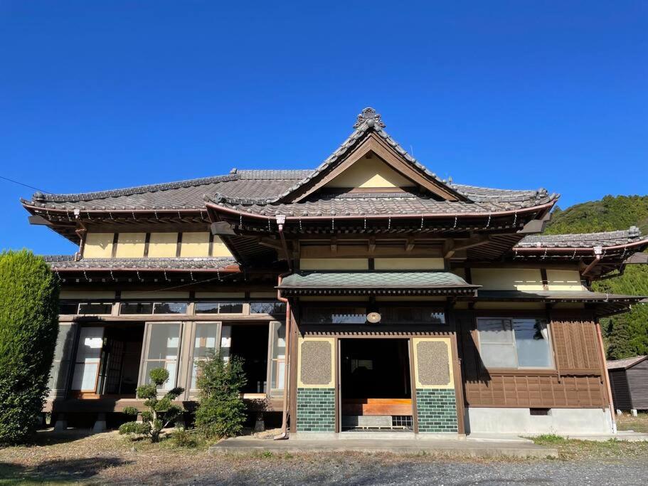 Villa photo 2
