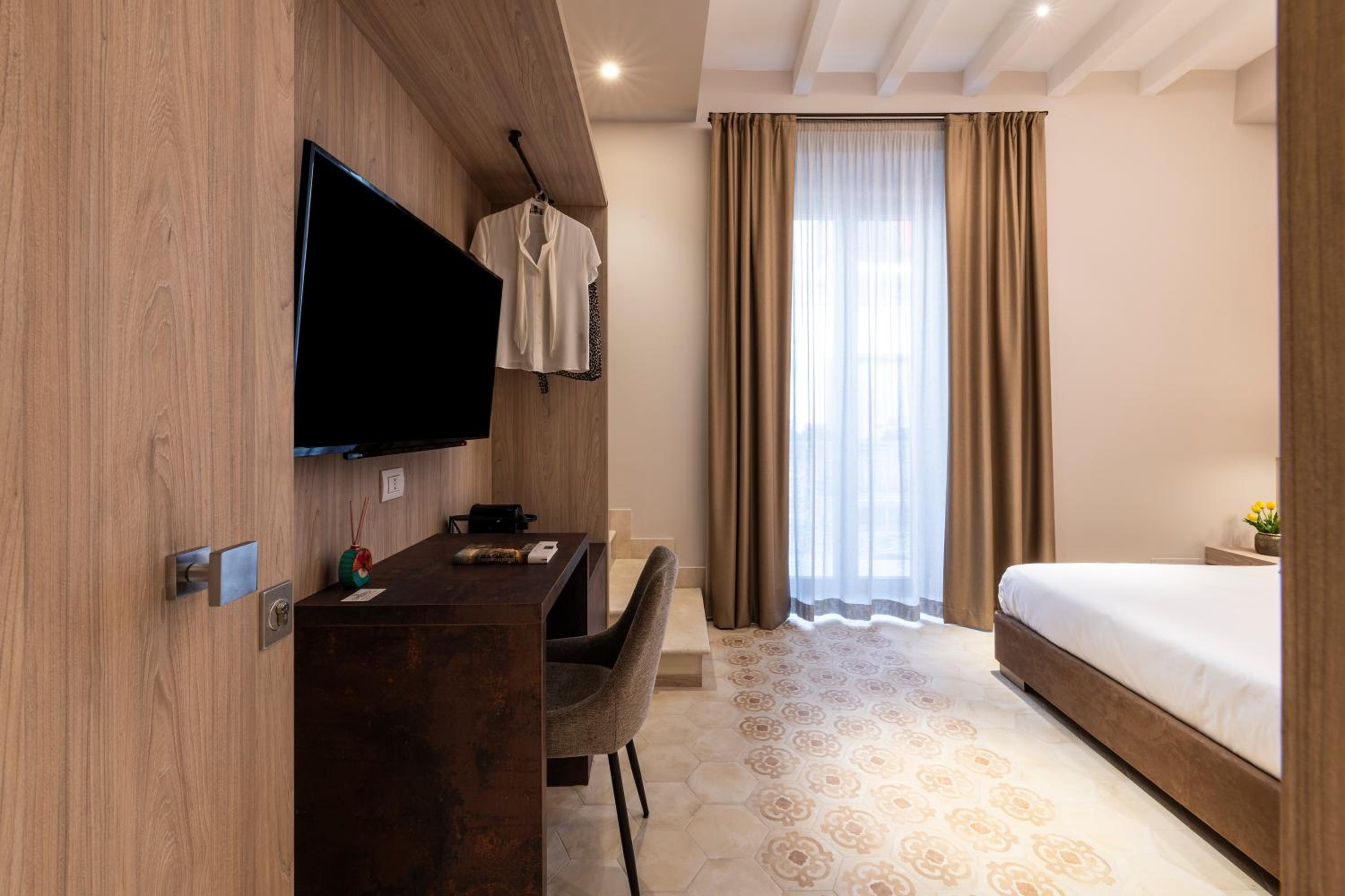 Double Room with Balcony photo 2