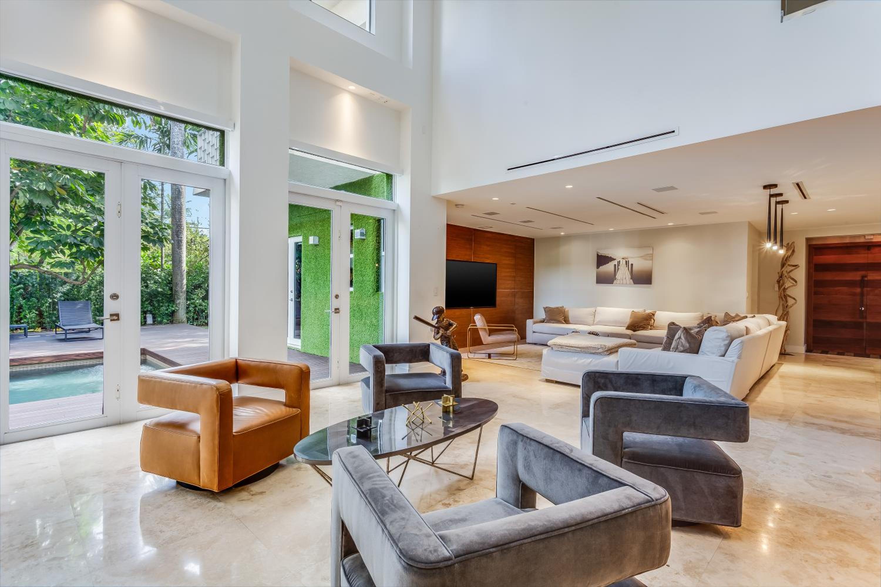 Villa photo 2