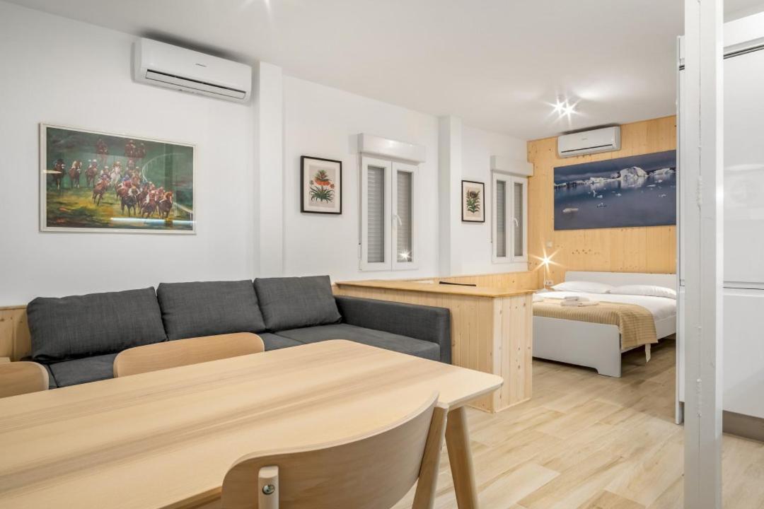 Apartment photo 2