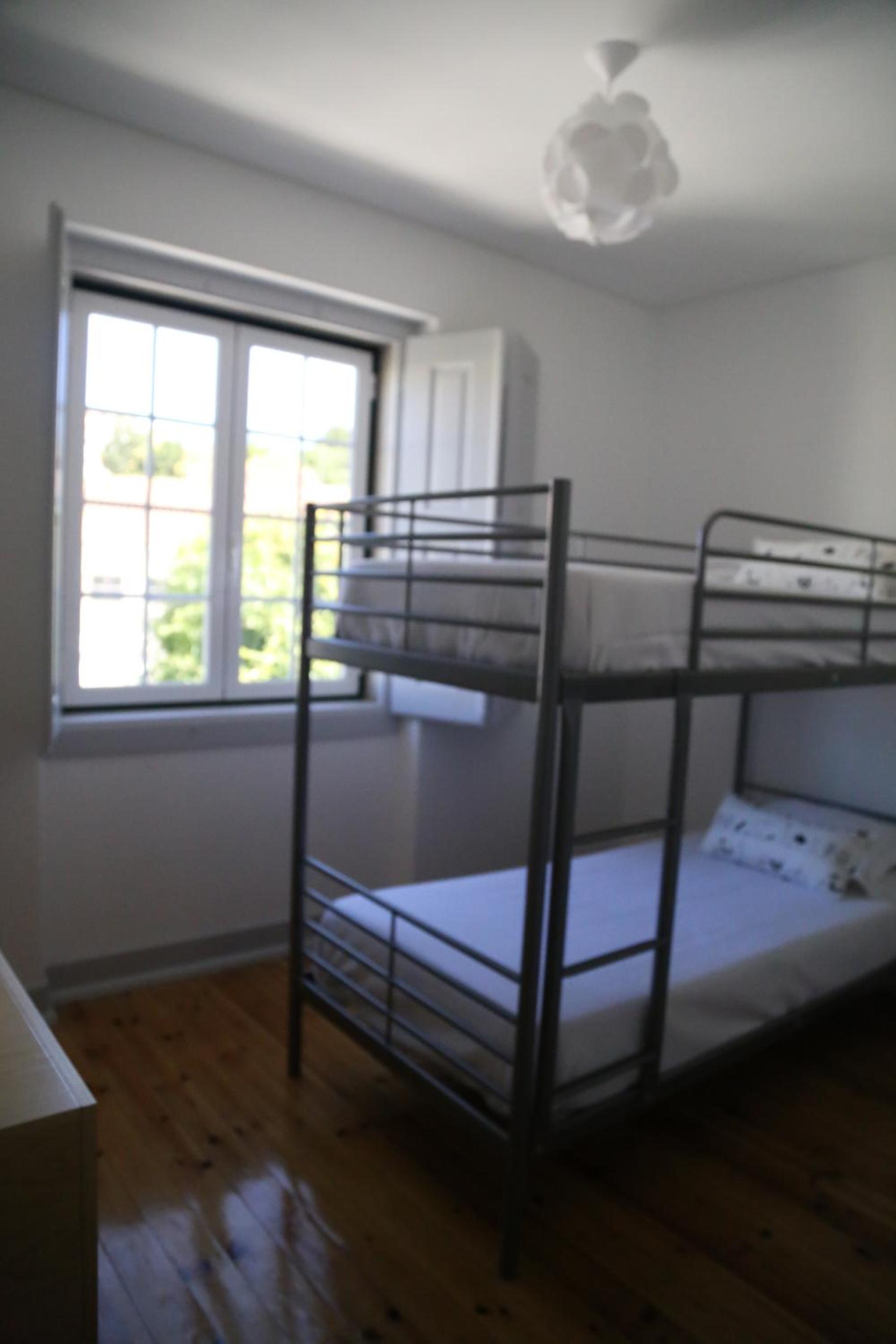 Quadruple Room with Private Bathroom - Photo 9
