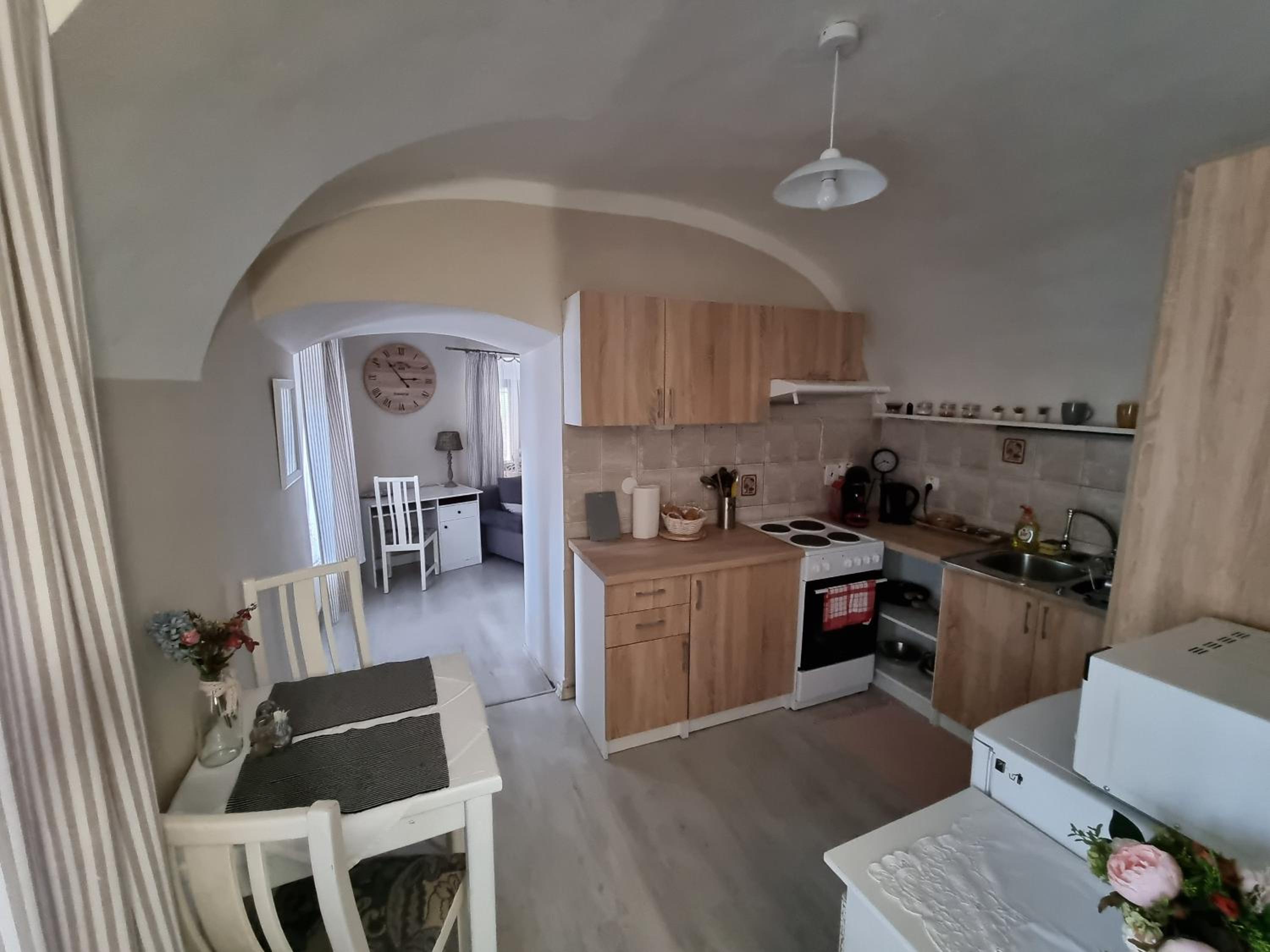 Apartment - Ground Floor - Photo 2