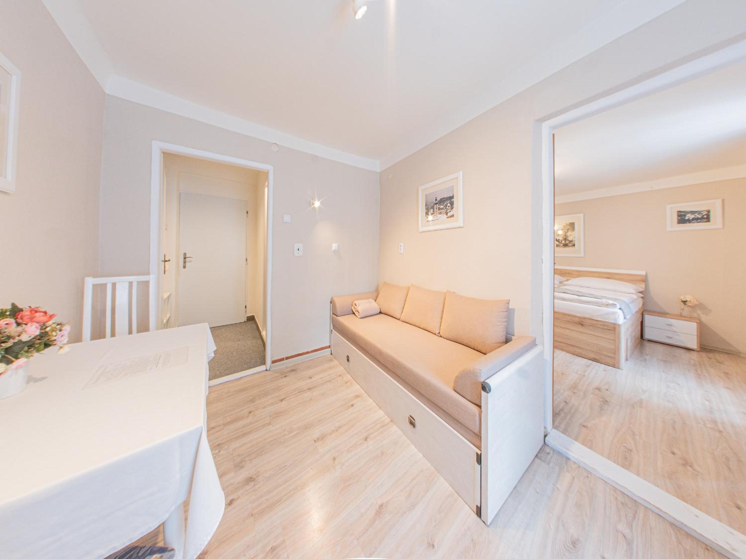 Double Room - Photo 15