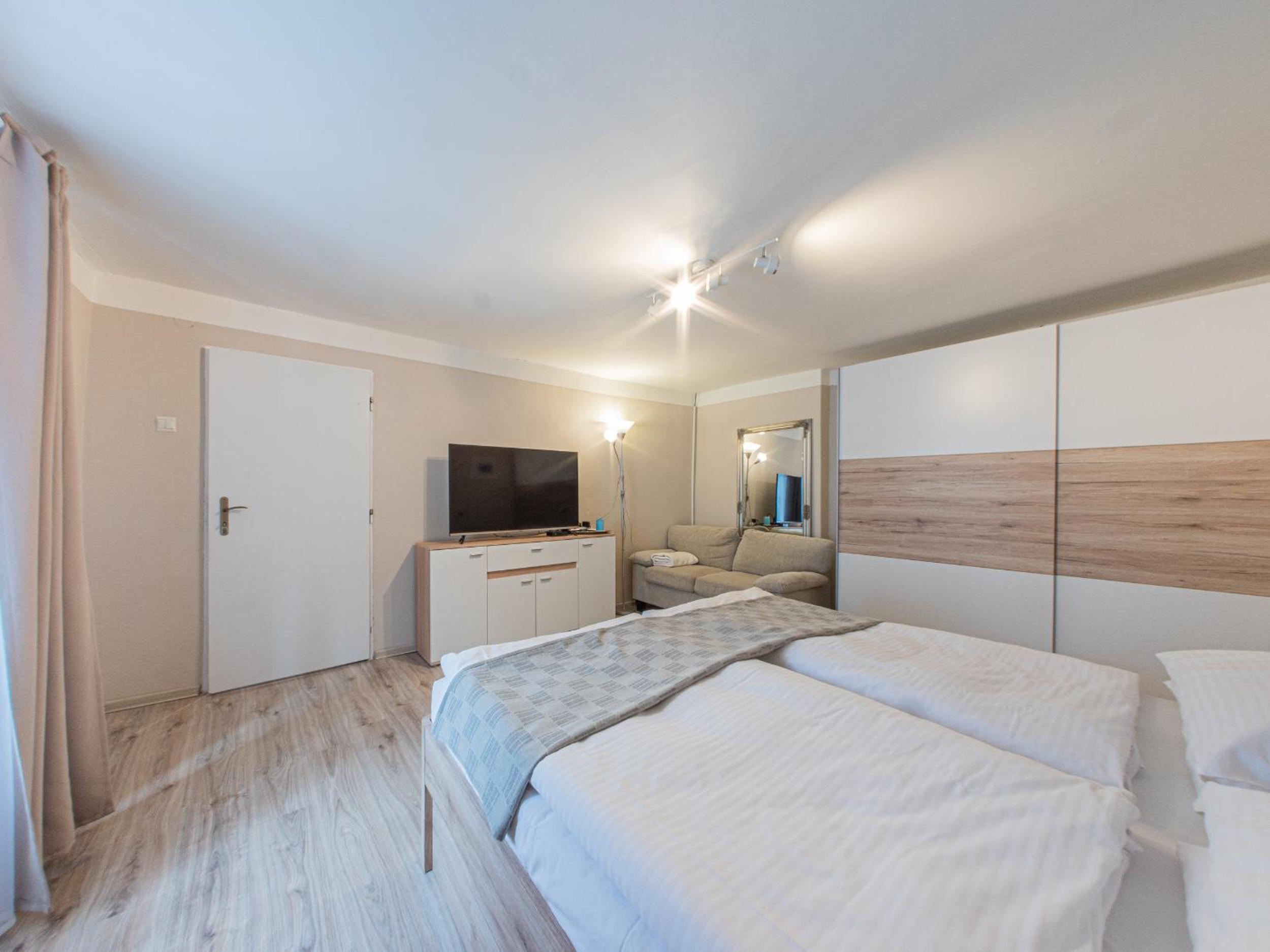 Double Room - Photo 11