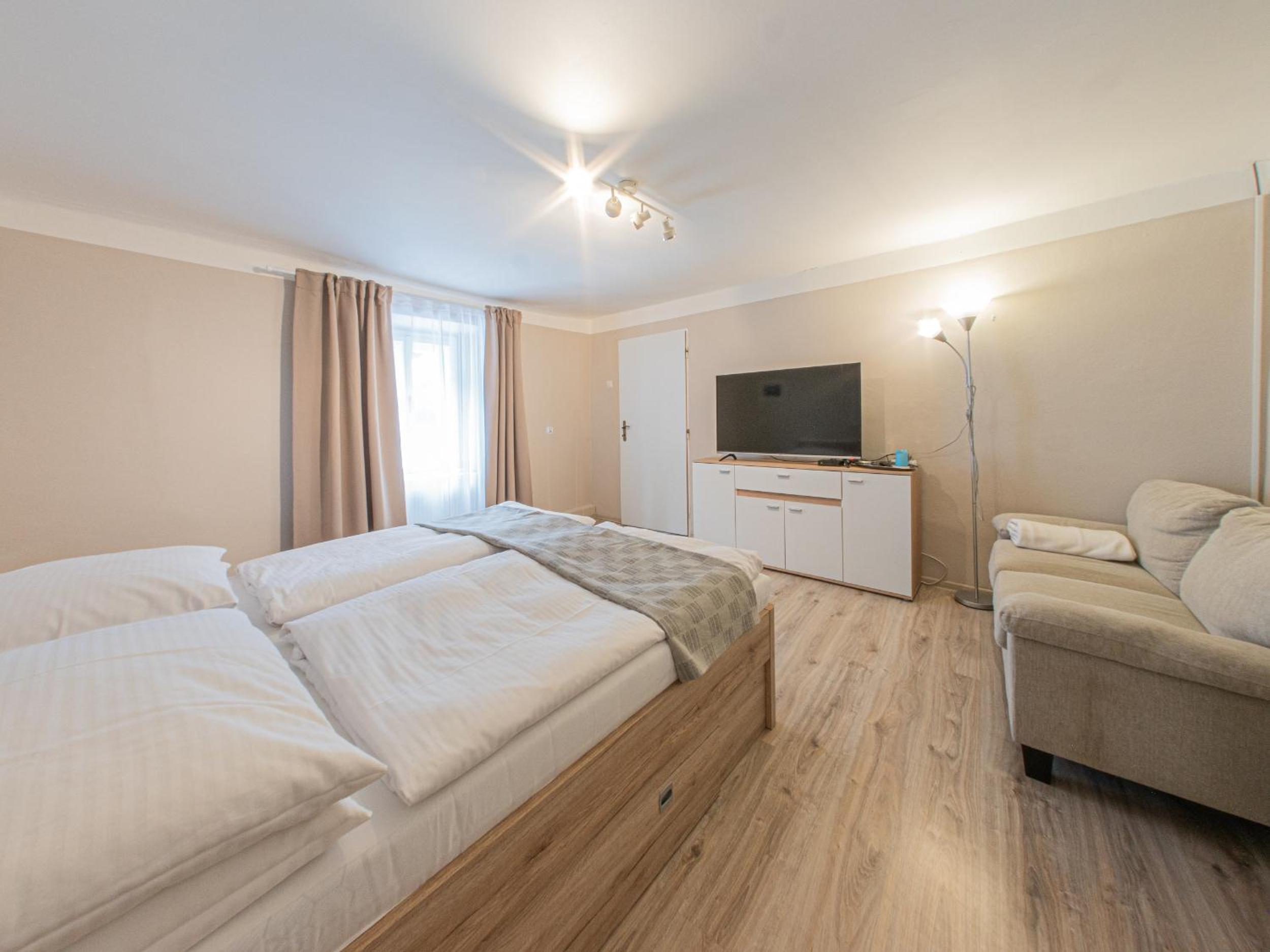 Double Room - Photo 10
