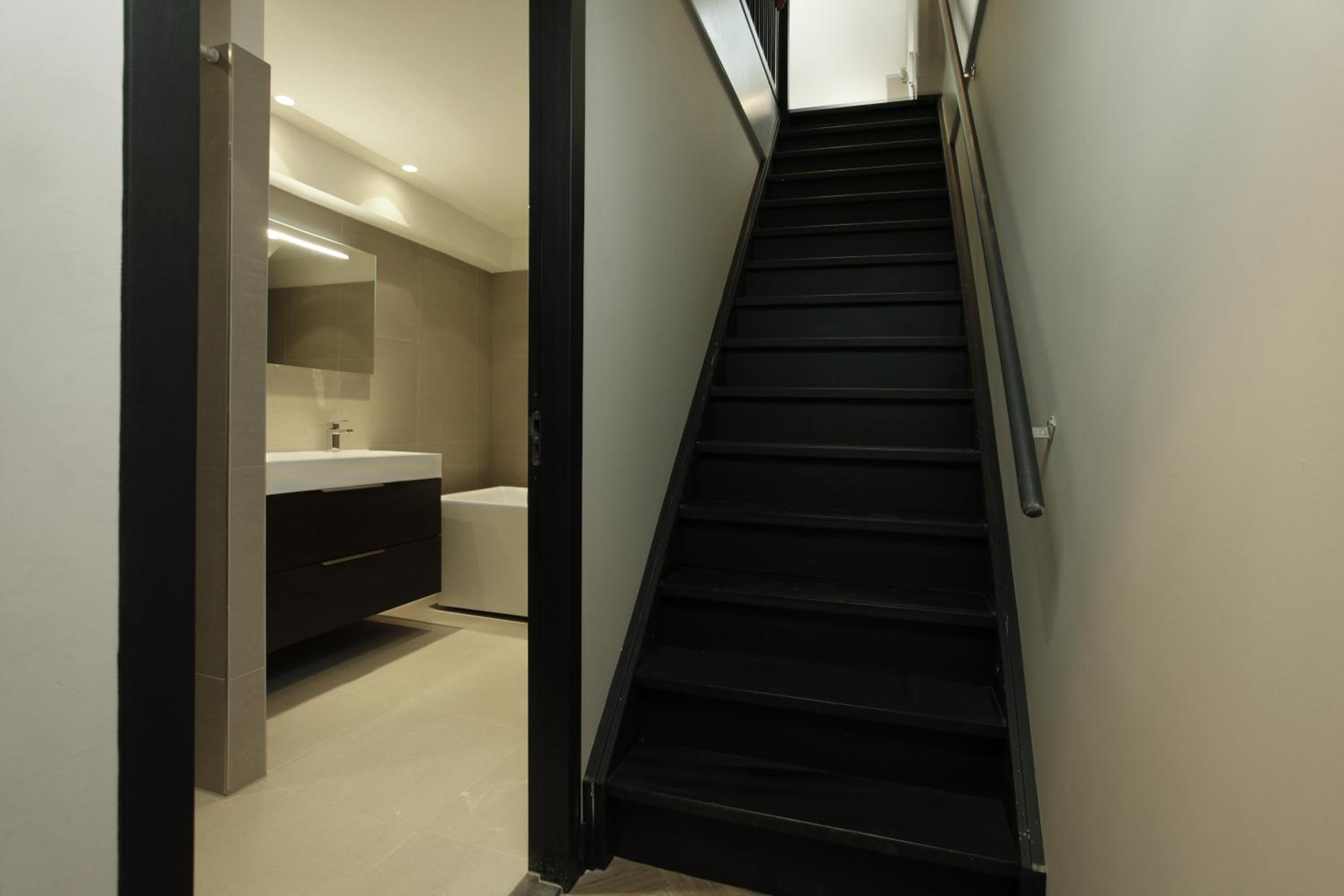 One-Bedroom Apartment Split-Level with garden photo 2