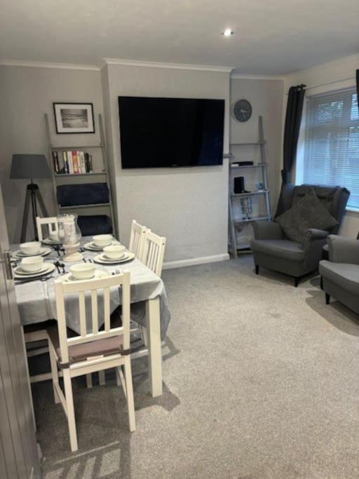 Two-Bedroom House photo 3