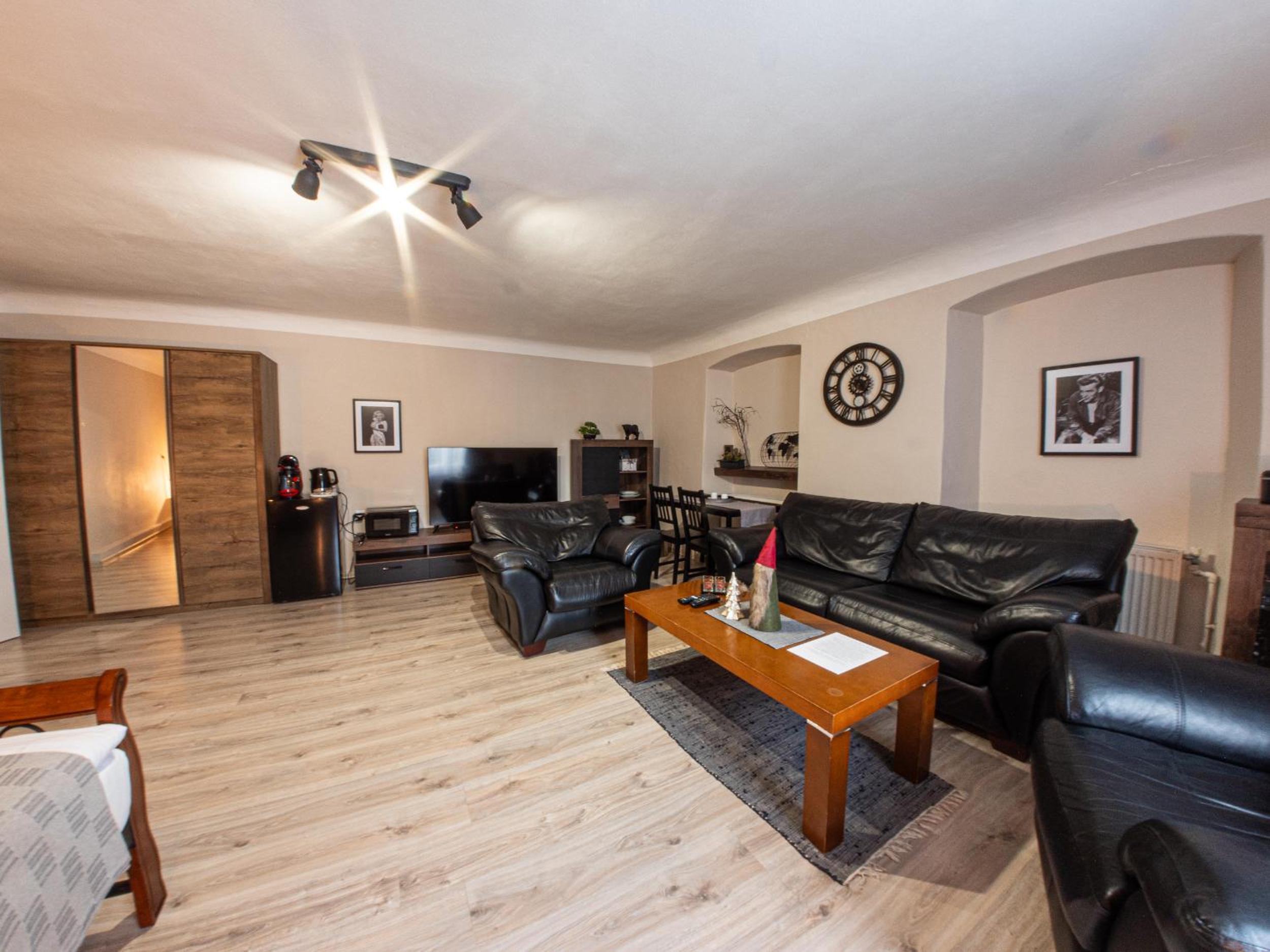 Large Double Room - Photo 24