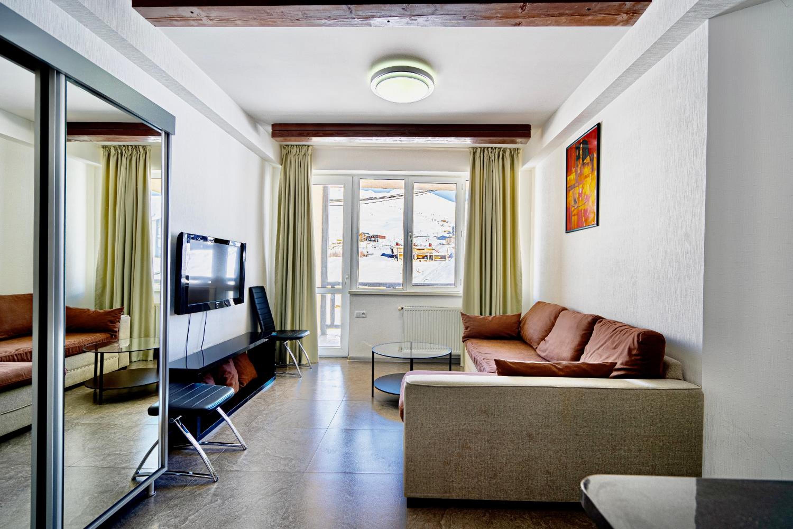 Apartment With Mountain View photo 1