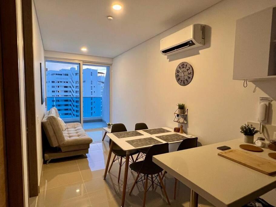 One-Bedroom Apartment photo 2