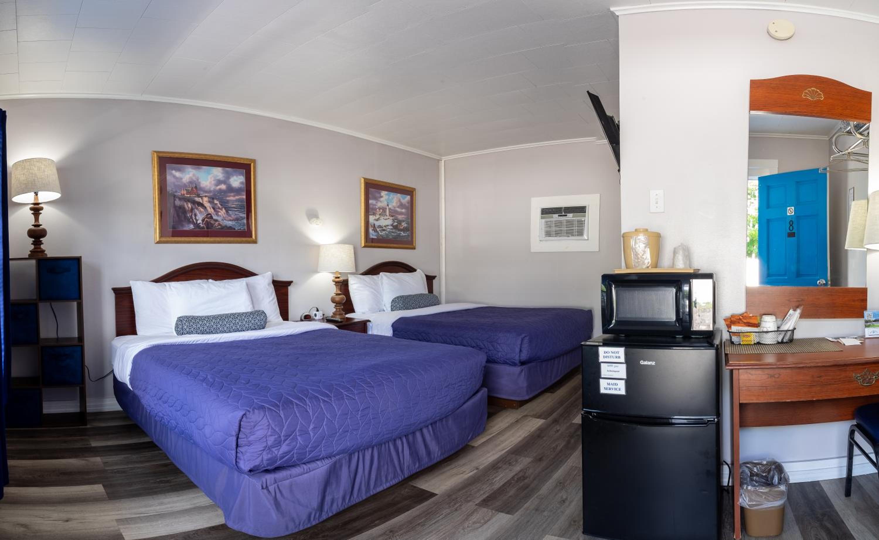 Executive Queen Room with Two Queen Beds - Photo 1