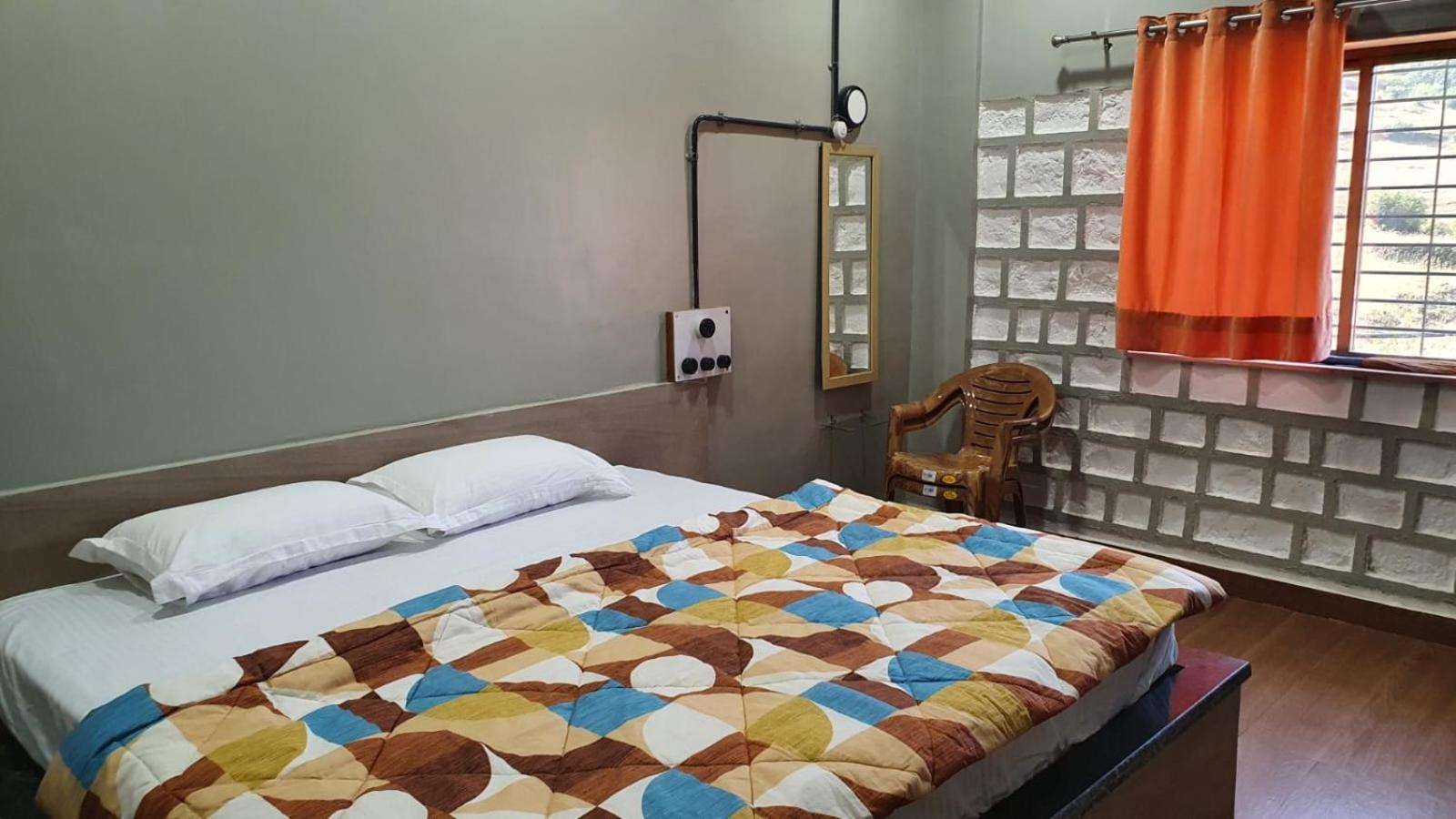 Double Room With Private Bathroom photo 1