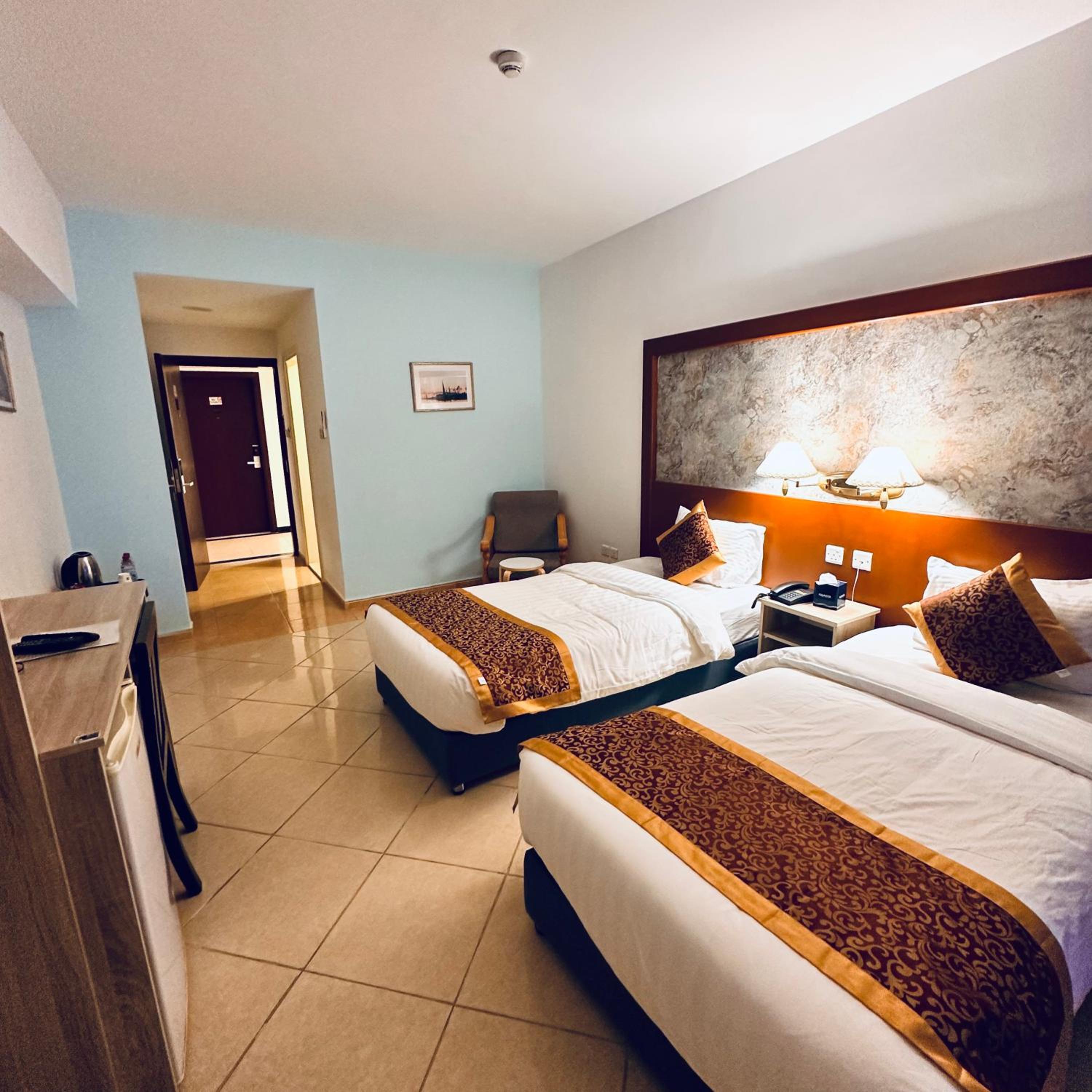 Superior Twin Room with City View
