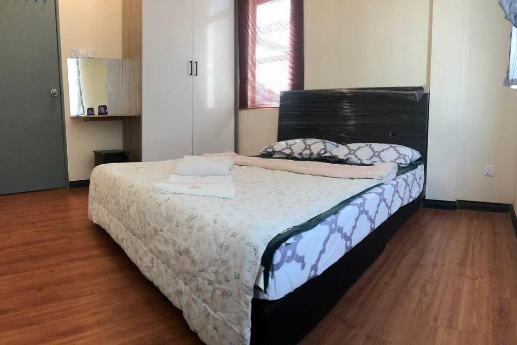 One-Bedroom House photo 1