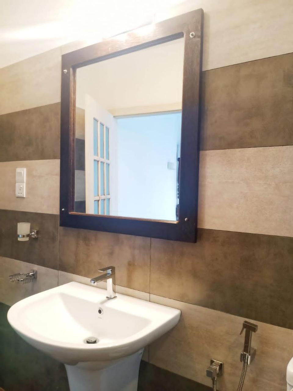 Deluxe Double Room with Balcony photo 3