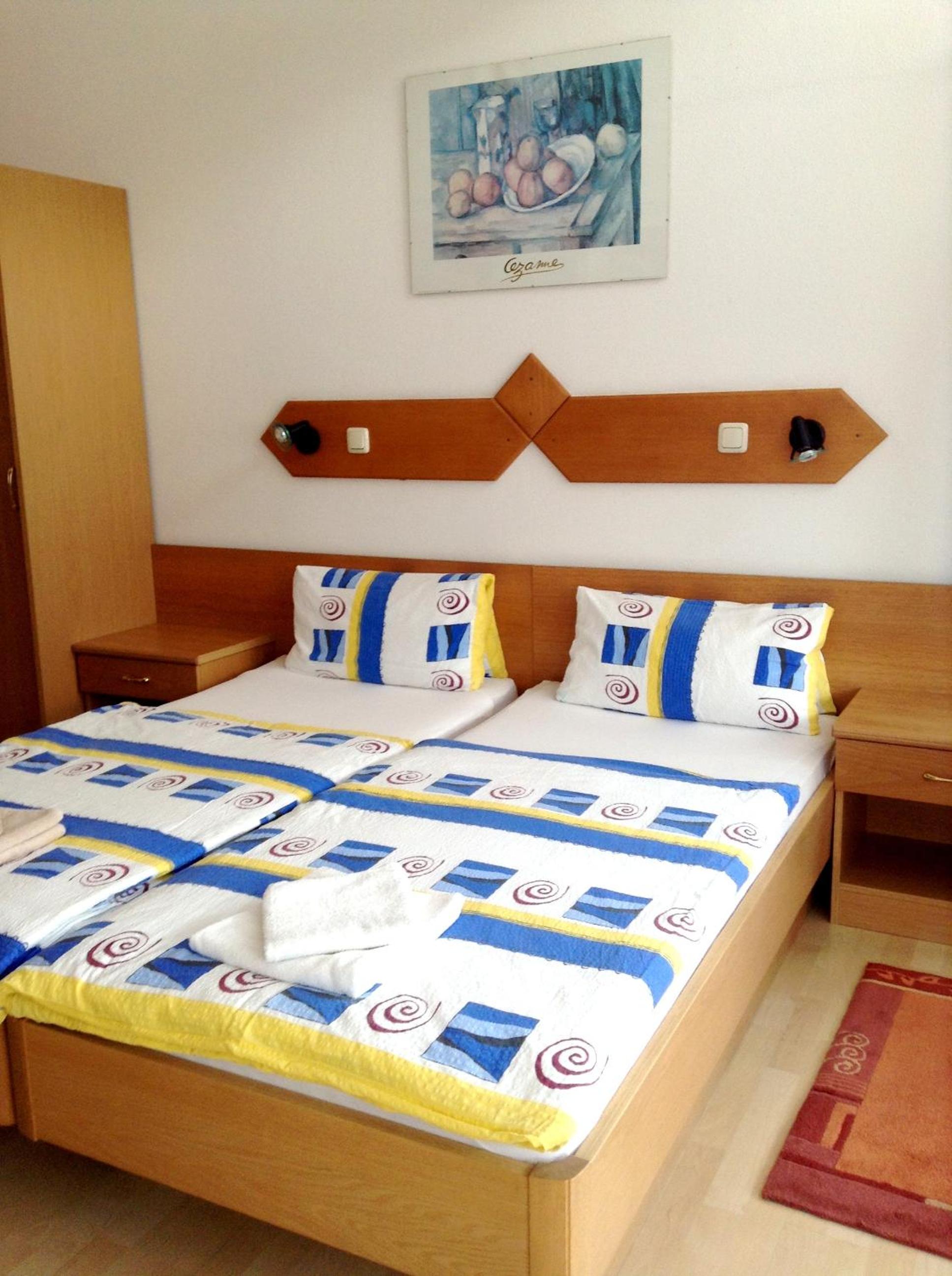 Double Room - Photo 6