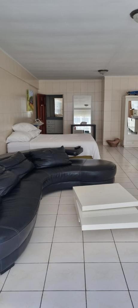 Studio Apartment photo 3
