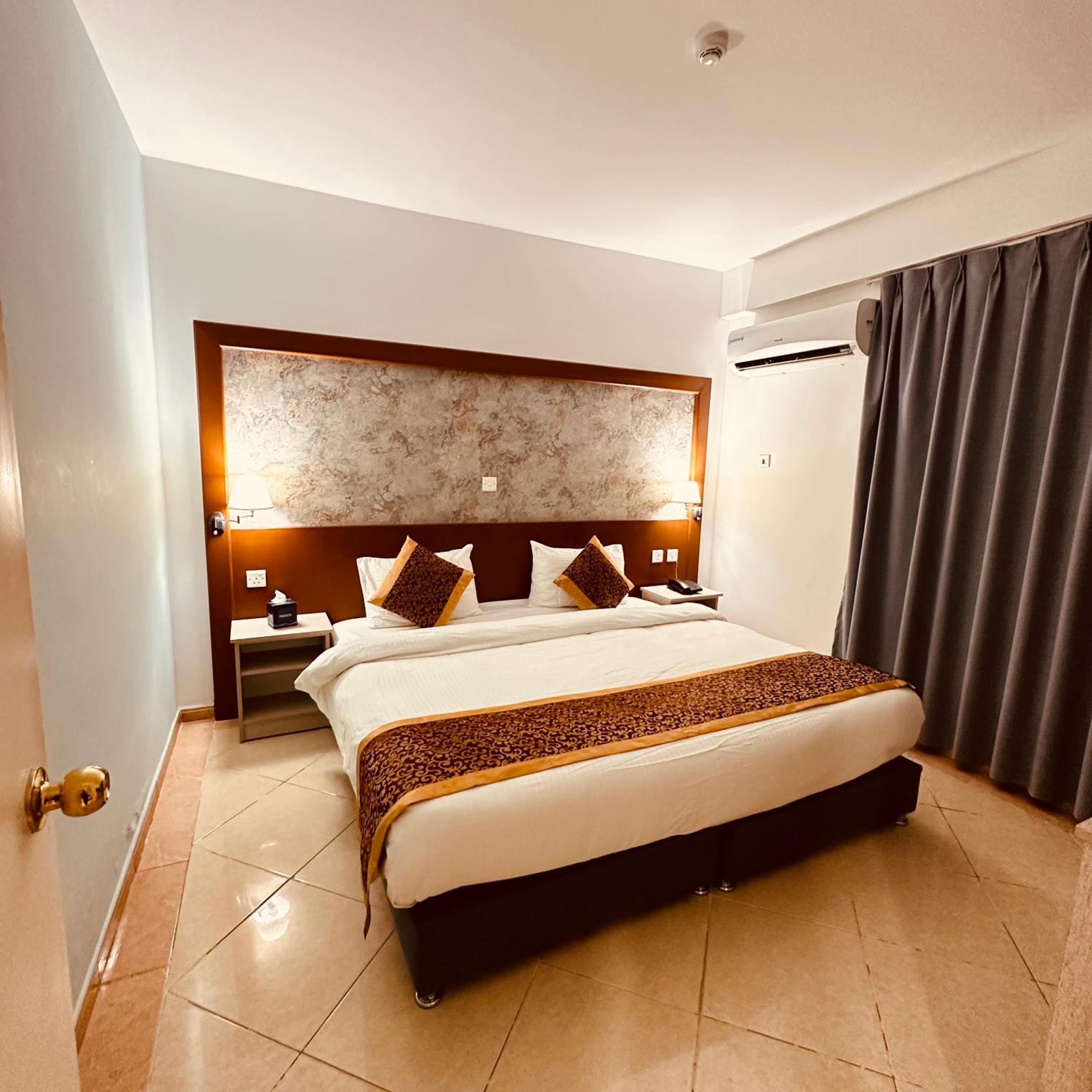 Deluxe Double Room with Balcony photo 2