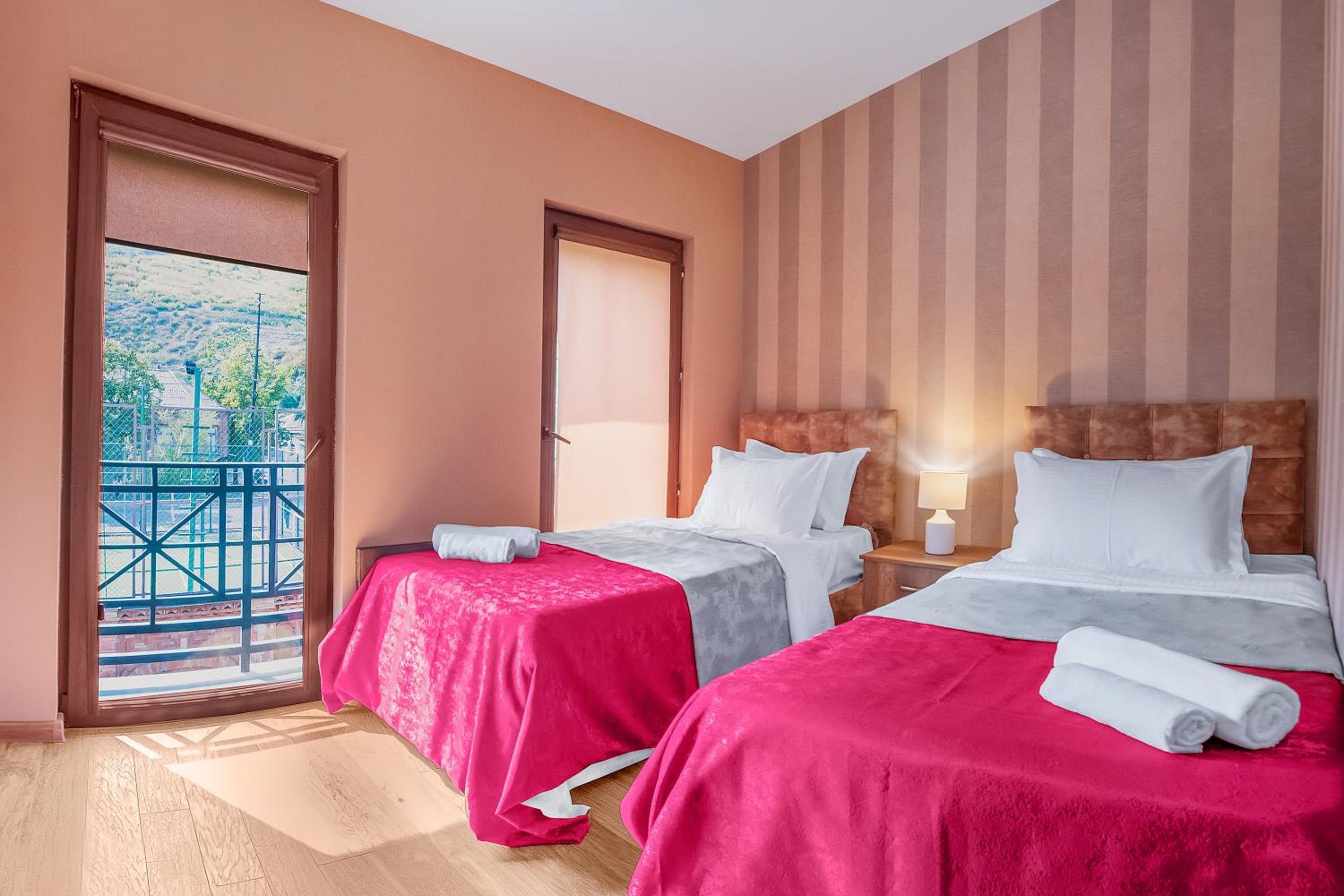 Twin Room - Photo 1