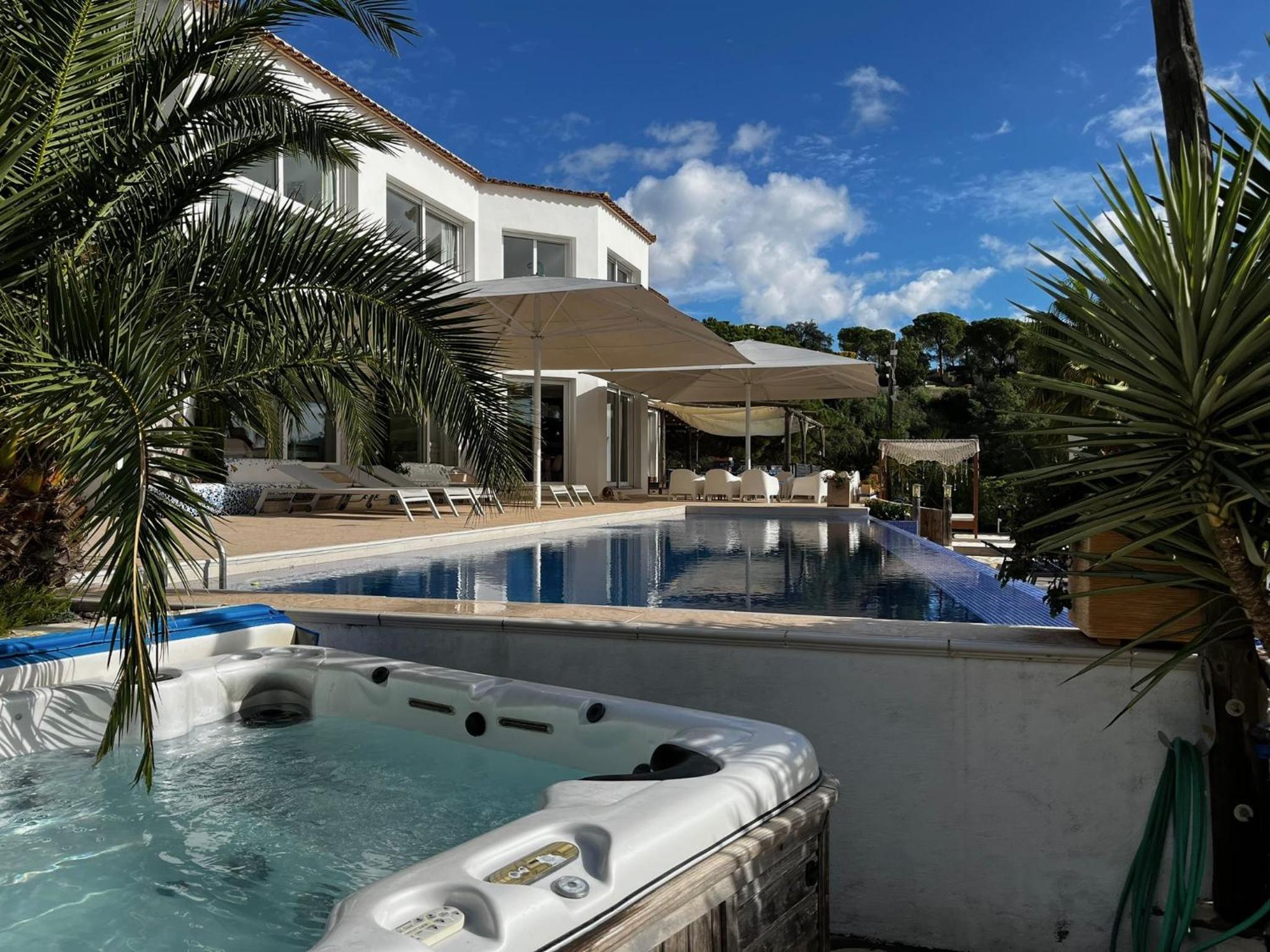 Villa photo 2