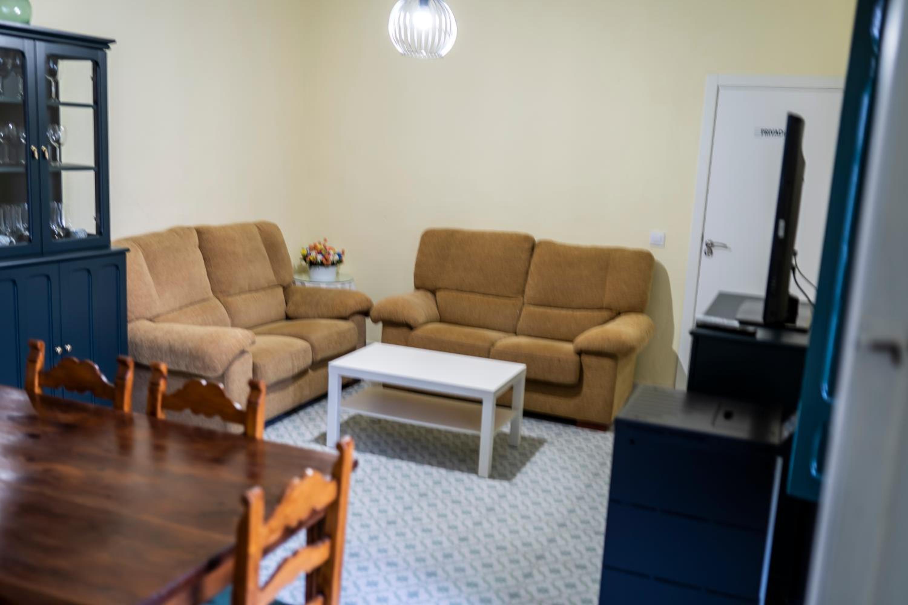 Four-Bedroom House photo 2