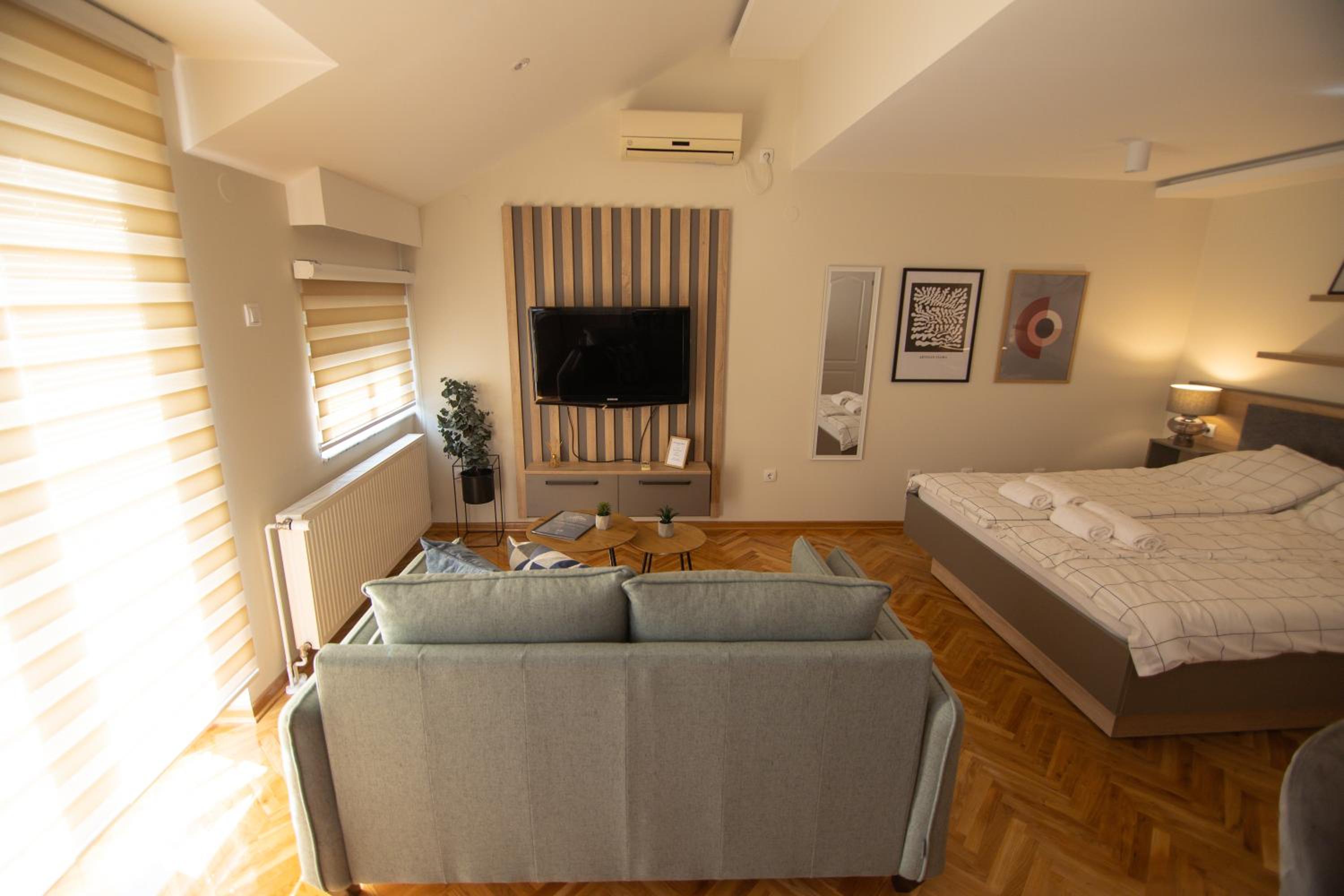 Studio Apartment photo 2