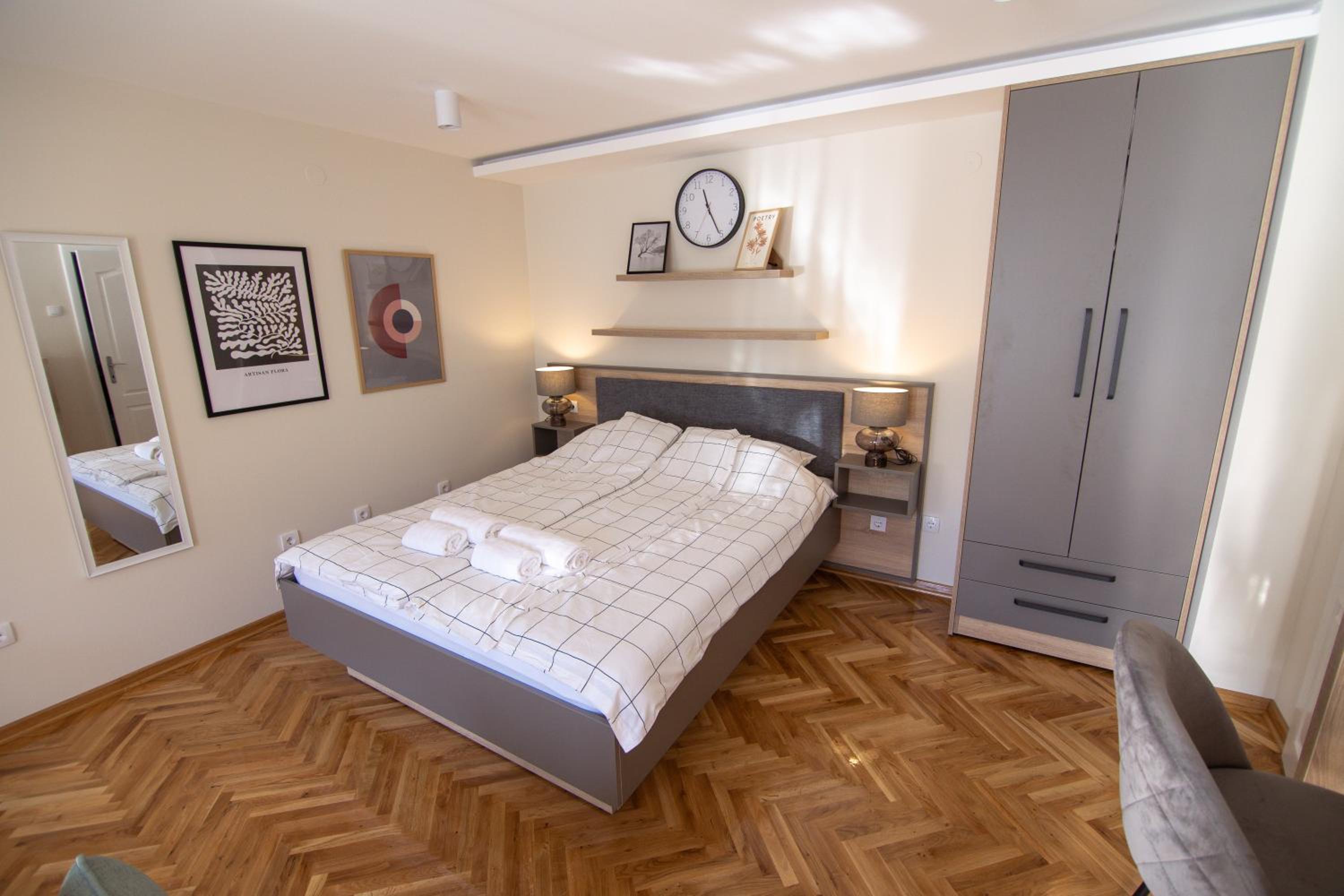 Studio Apartment photo 3