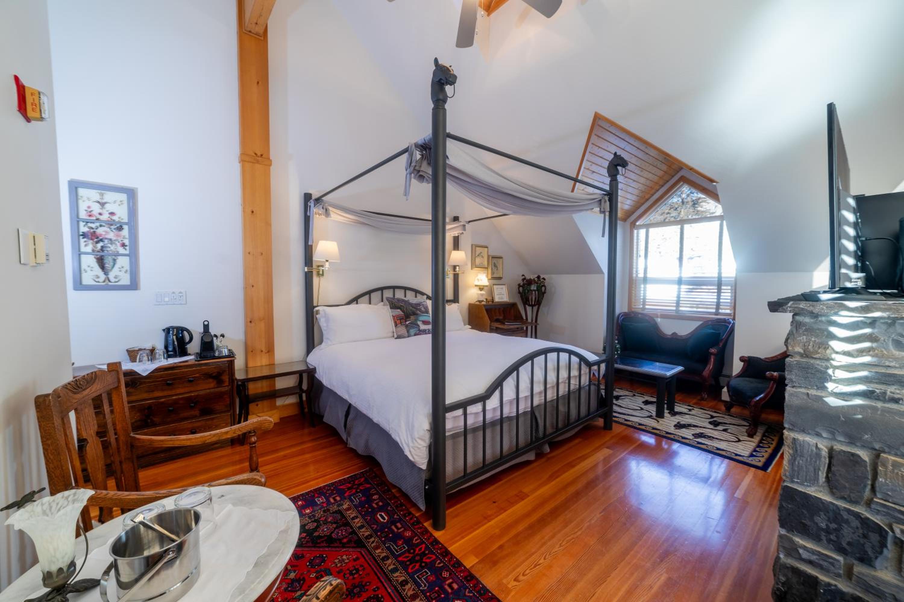 Deluxe King Room photo 3