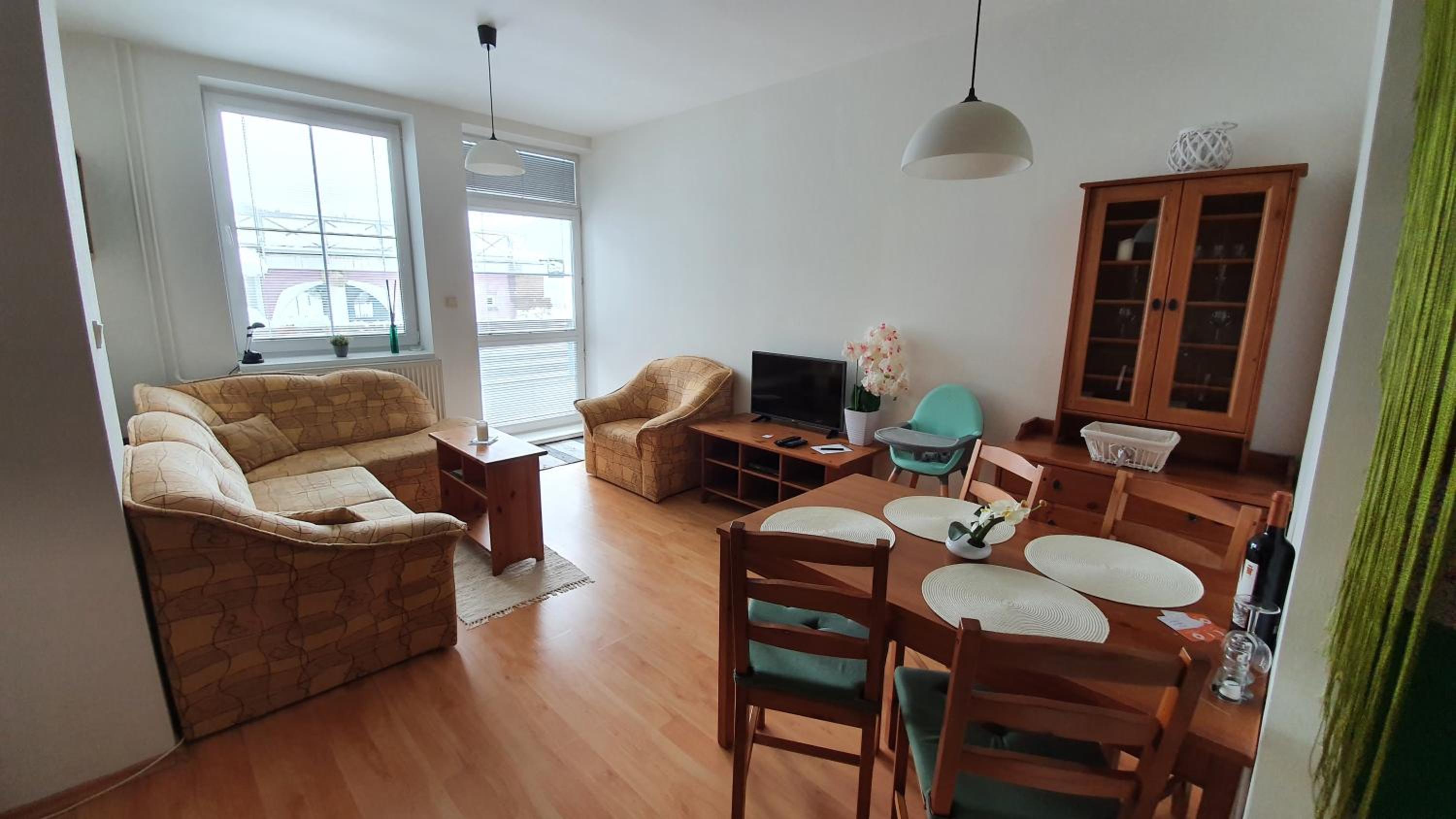 One-Bedroom Apartment - Photo 12