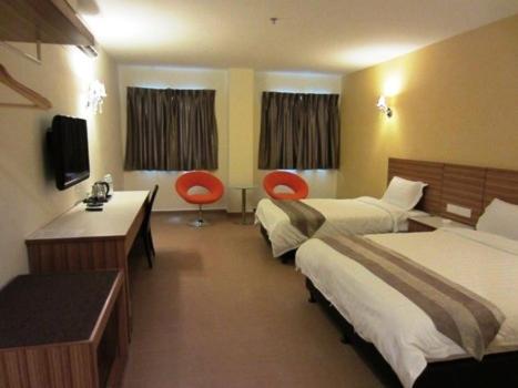 Deluxe Triple Room photo 2