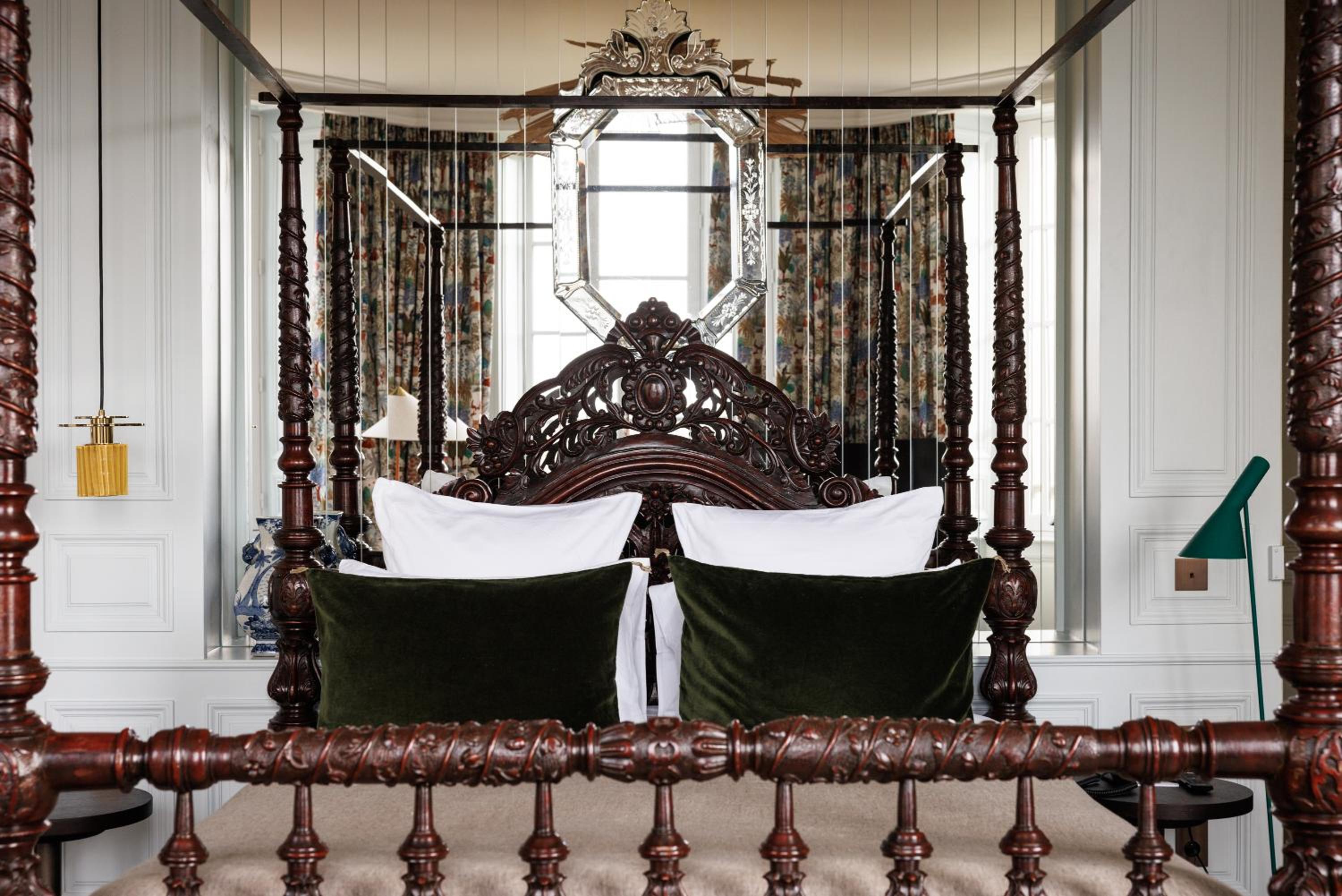 Junior Suite with Sea View - Castle