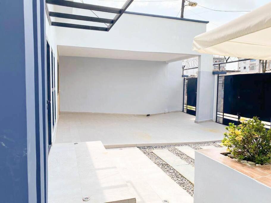 Three-Bedroom House photo 2