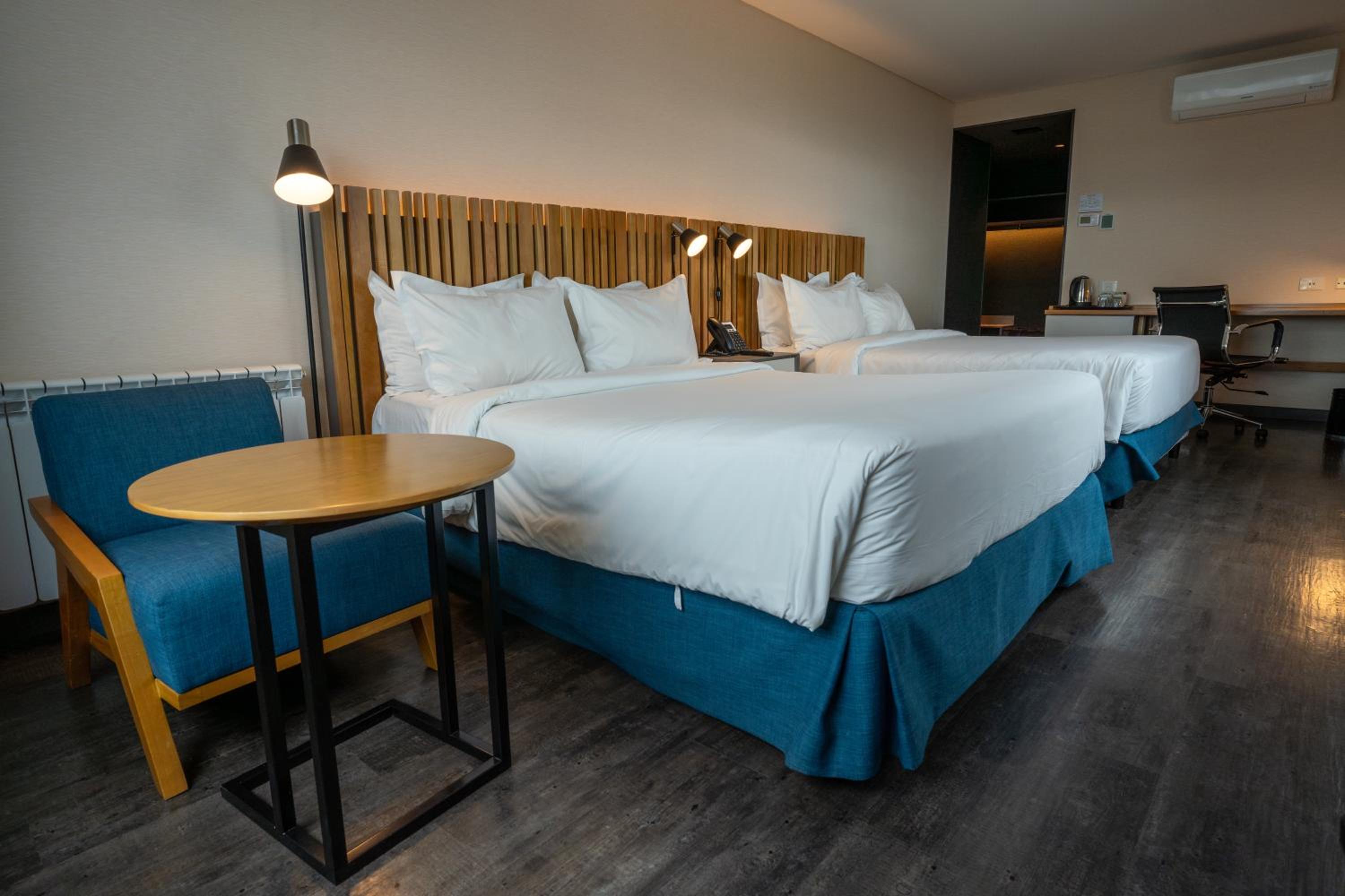 Double Room with Two Double Beds and Lake View