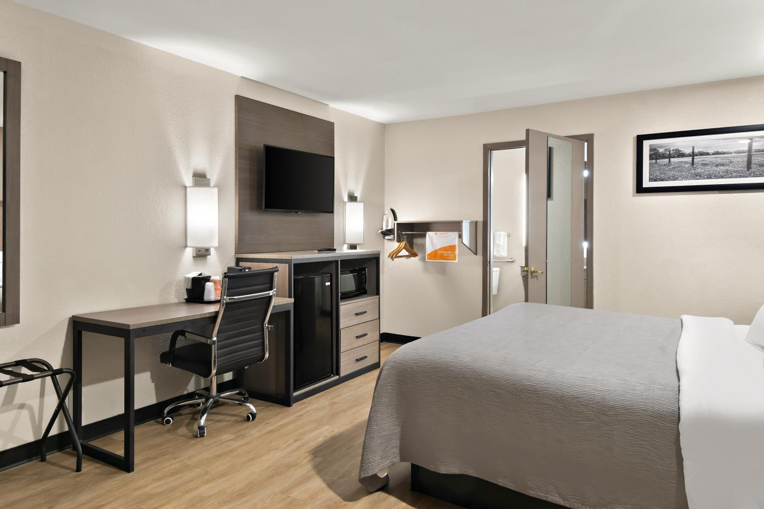 King Room - Disability Access/Non Smoking/Ground floor/Exterior Hall photo 2
