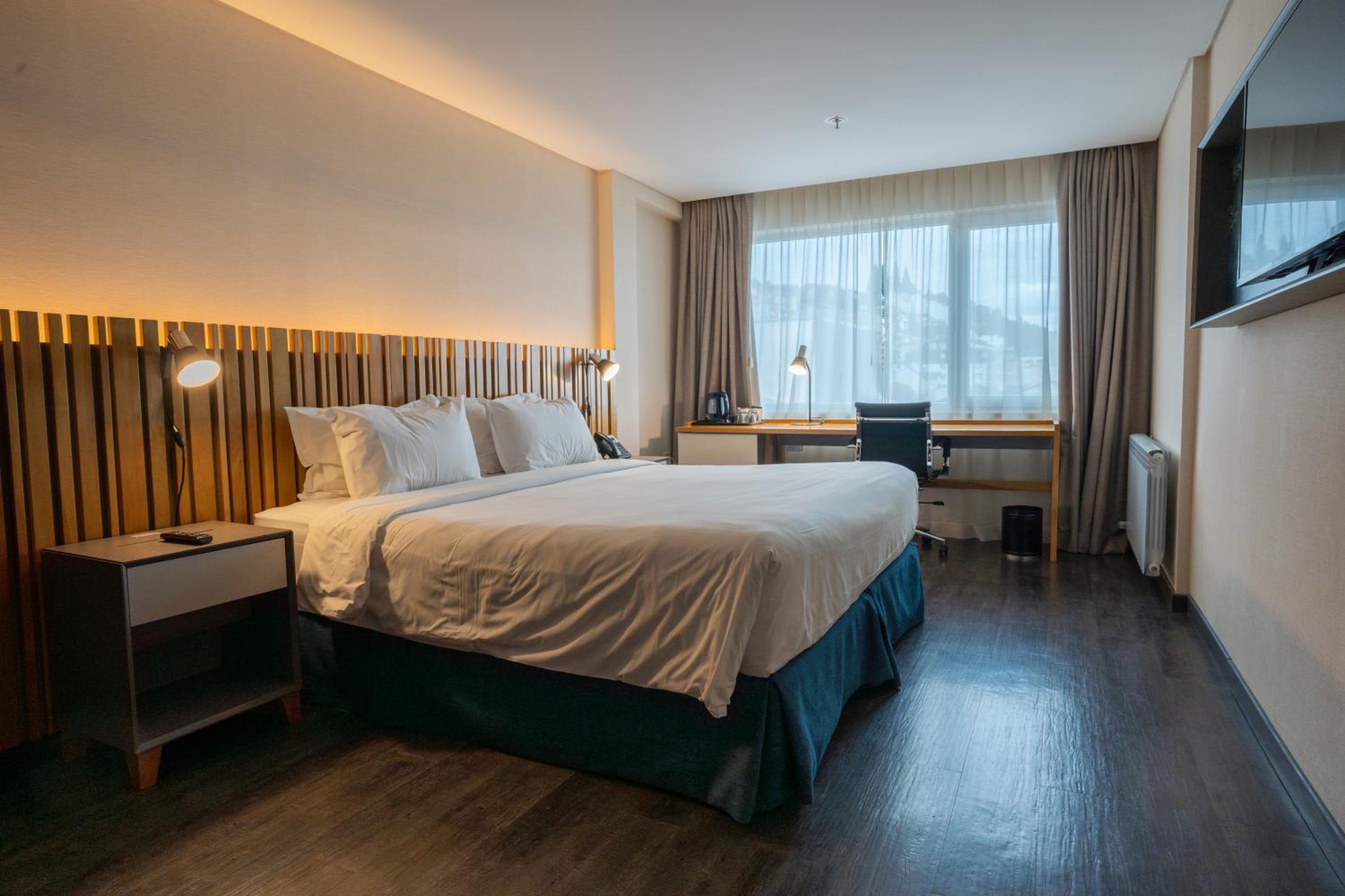 King Bed with City View