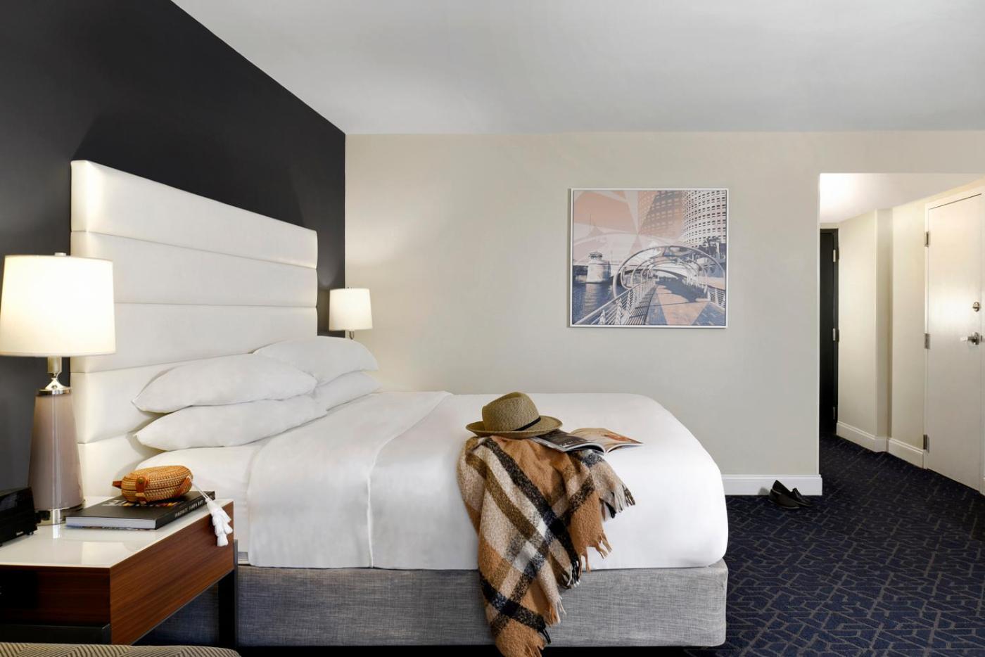 Grand King Suite with River View - Photo 4