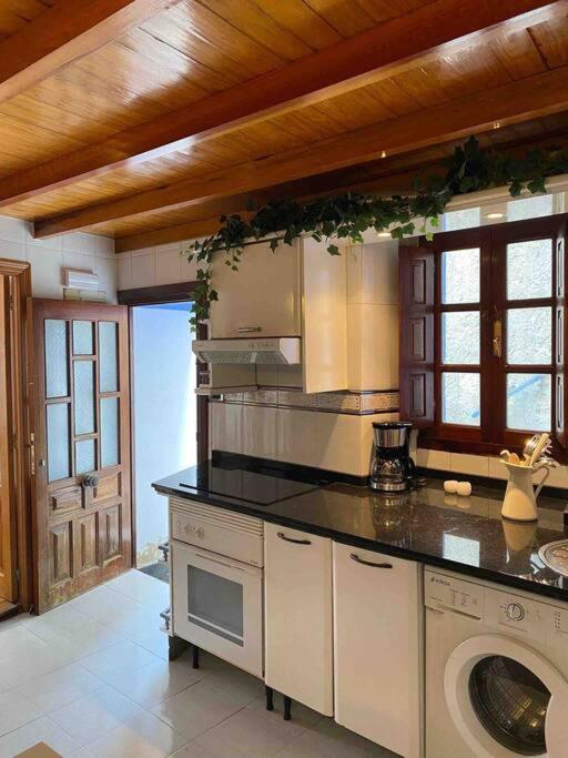 Three-Bedroom House photo 3
